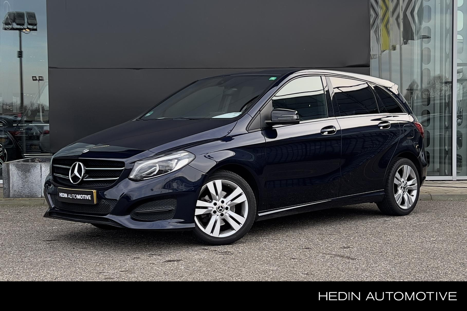 Mercedes-Benz B-klasse B 180 Automaat Urban Line | Ambition Pakket | Nightpakket | LED | Parkpilot | Navigatie | Zitcomfortpakket | Licht en Zichtpakket