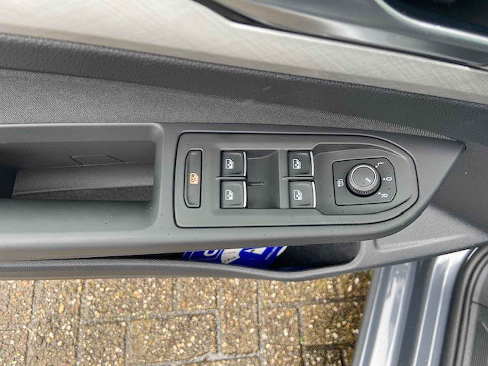 Volkswagen GOLF Variant 1.5 eTSI Life Business / Digitale Cockpit / LED / 16" LMV / Navi / Stuur en Stoelverwarming / Trekhaak - 12/18