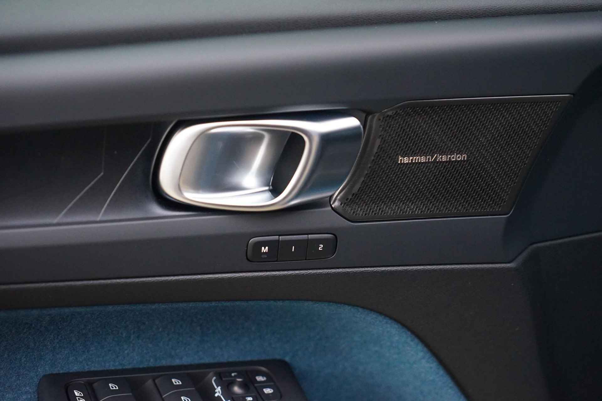 Volvo C40 Single Motor Extended Range Ultimate | Pixel LED | Harman/kardon audio | Elektrische voorstoelen | Fjord Blue tapijt - 6/26