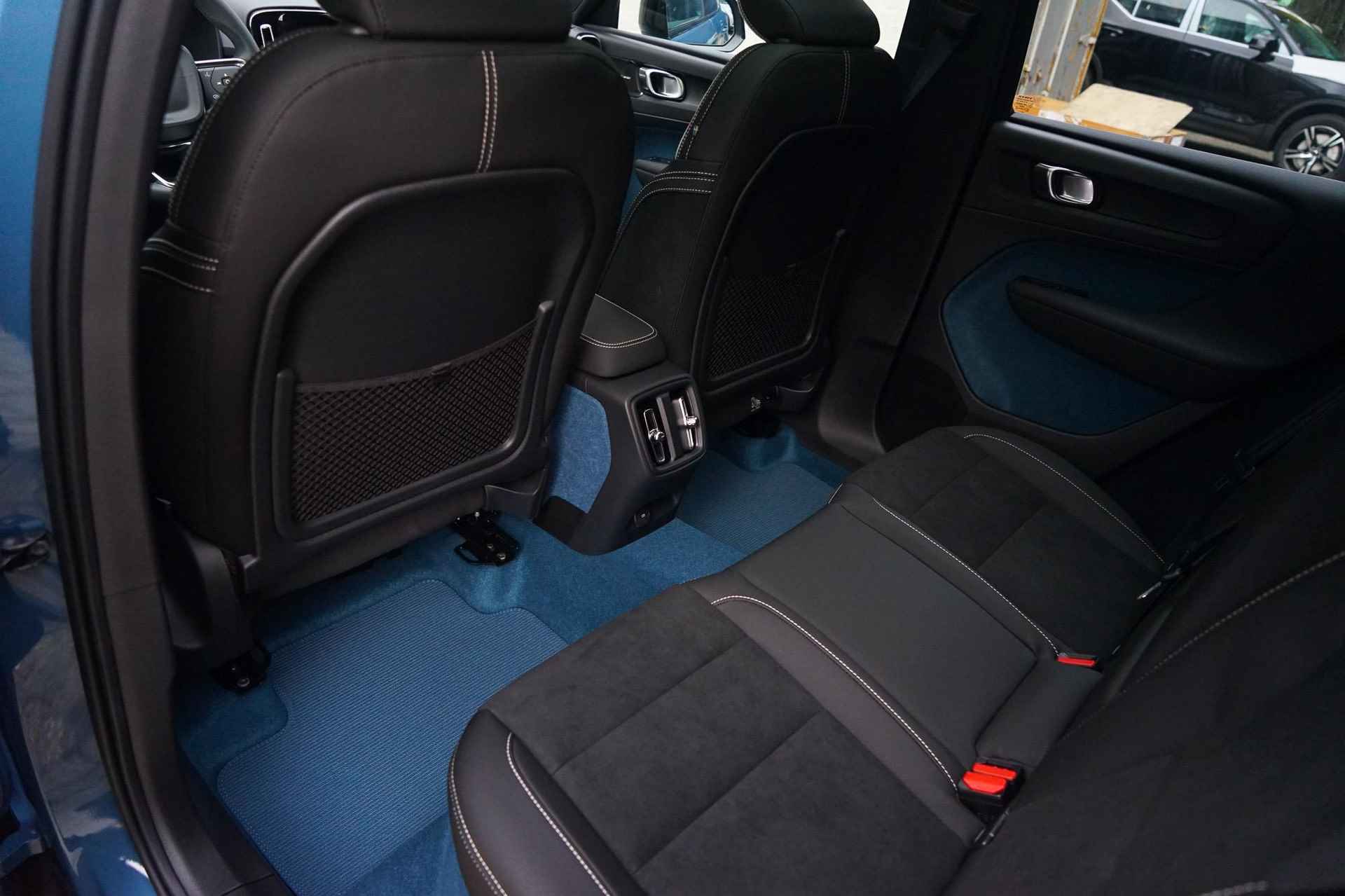 Volvo C40 Single Motor Extended Range Ultimate | Pixel LED | Harman/kardon audio | Elektrische voorstoelen | Fjord Blue tapijt - 7/26