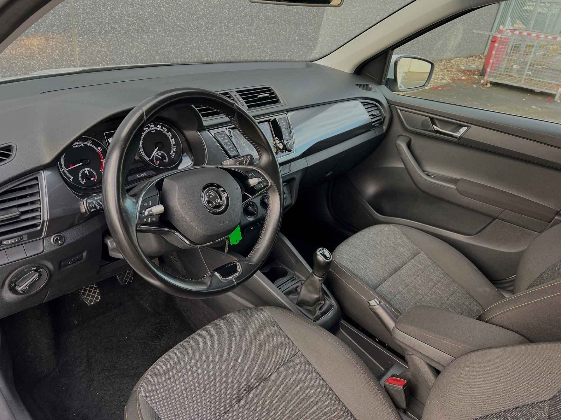 Škoda Fabia Combi 1.0 TSI 96pk Business/LED/Trekhaak/Carplay - 22/28