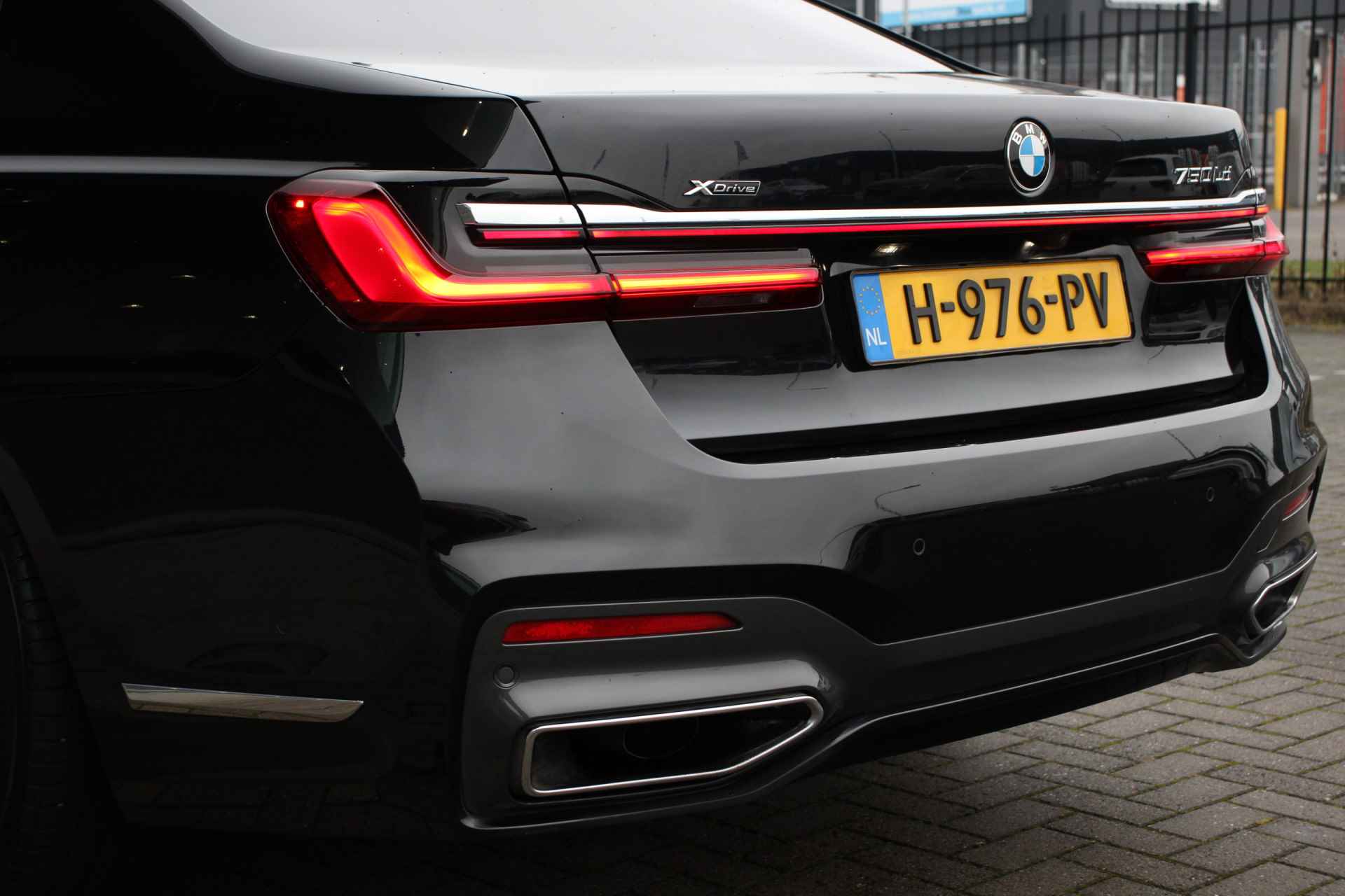 BMW 7 Serie 750Ld xDrive High Executive | Vol Opties! | M-Sport | NP: €200.000 | Orig. NL | Dealeronderhouden - 9/50
