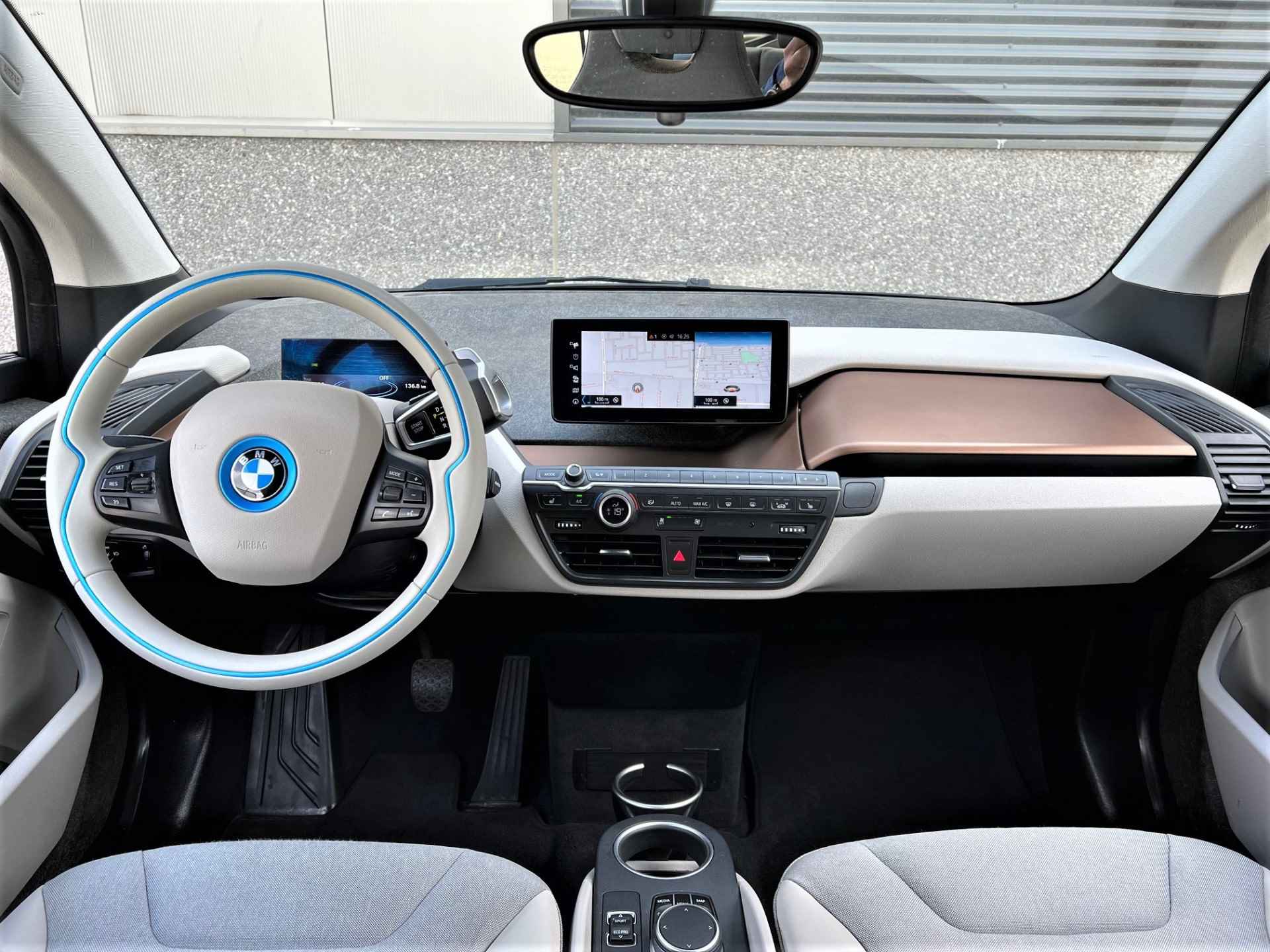 BMW i3 S Executive 120Ah/ 42 kWh/184pk/3-Fase/20"/W-pomp/Loft - 2/41