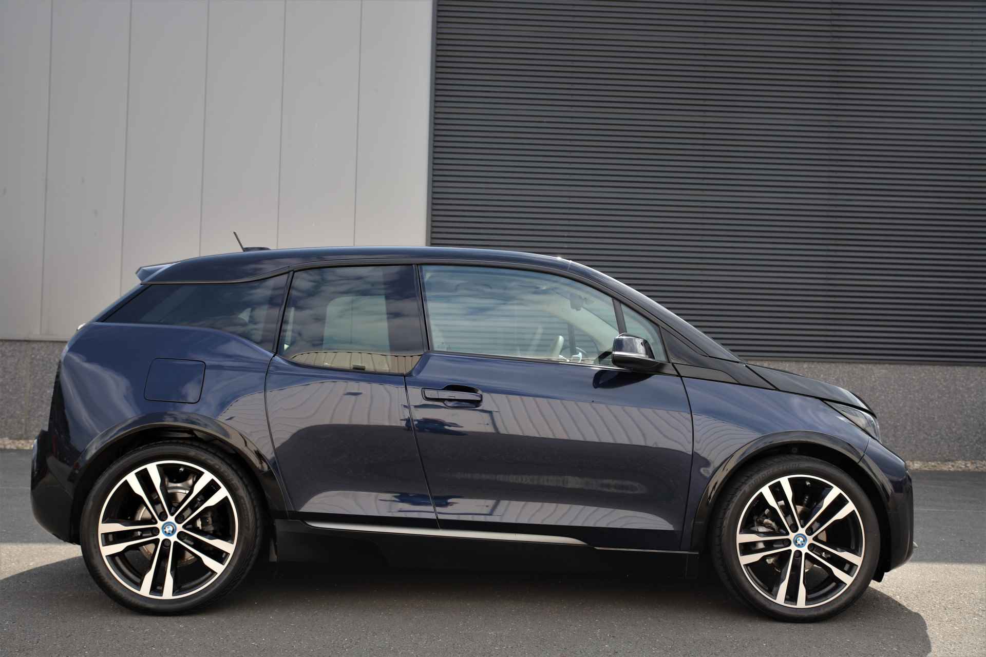 BMW i3 S Executive 120Ah/ 42 kWh/184pk/3-Fase/20"/W-pomp/Loft - 11/41