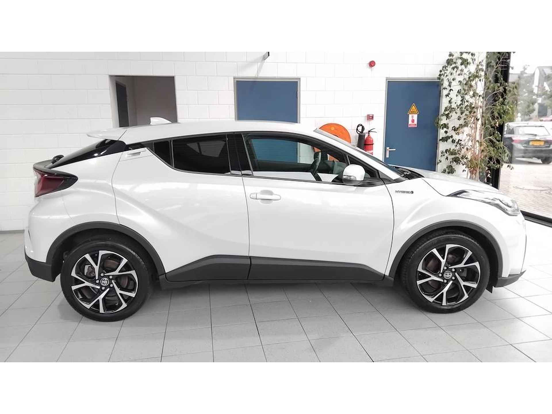 Toyota C-HR 1.8 Apple-carplay Stoel en stuur verw Dodehoek - 2/24