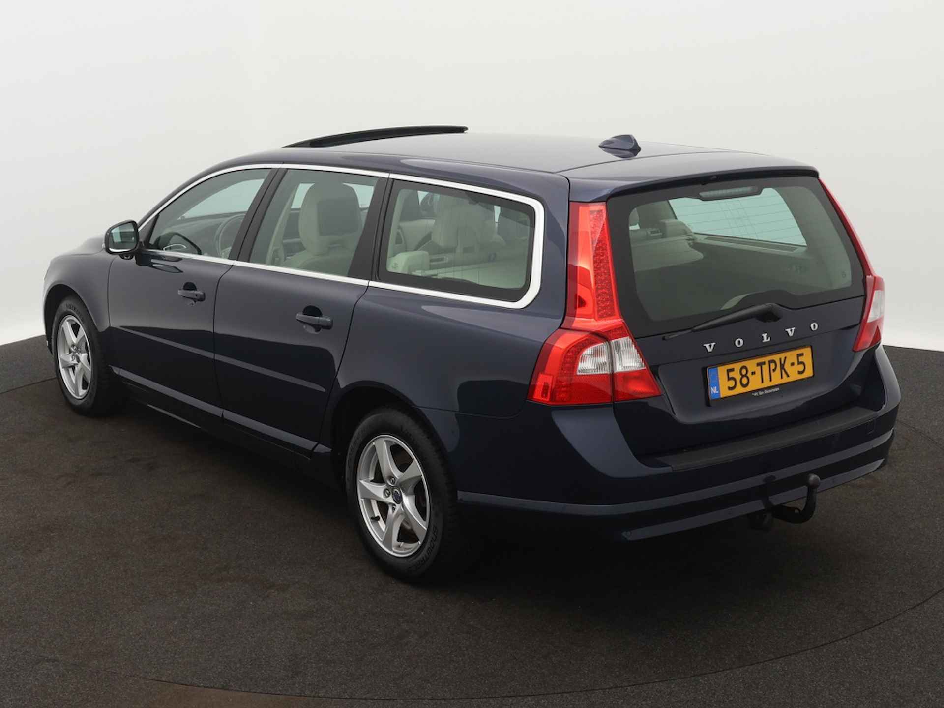 Volvo V70 1.6 T4 Lim. Edition Adaptive Cruise | Schuifdak | Rear Seat Ente - 3/41