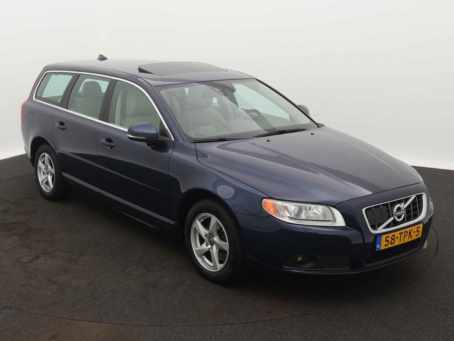 Volvo V70 1.6 T4 Lim. Edition Adaptive Cruise | Schuifdak | Rear Seat Ente - 7/41