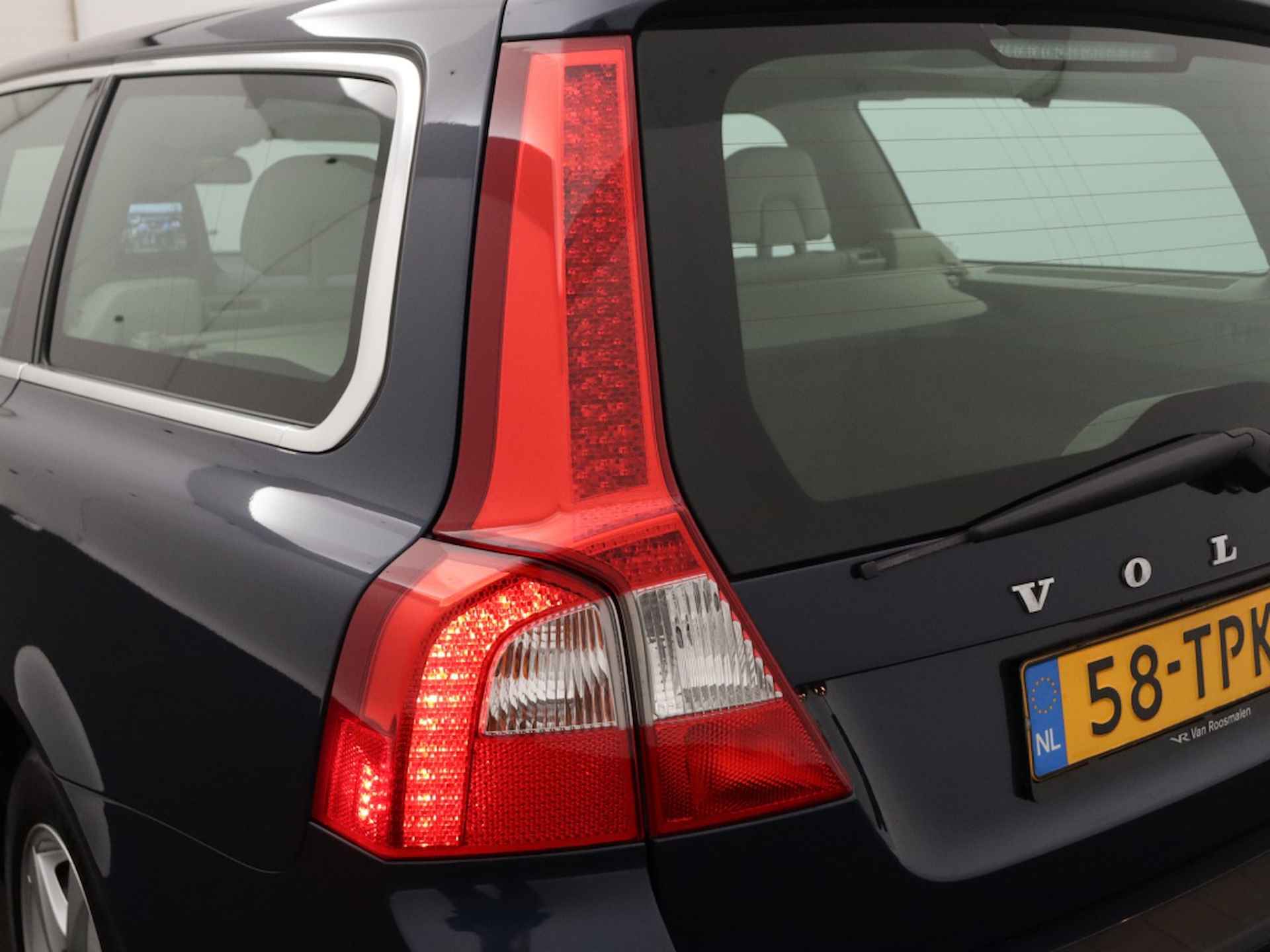 Volvo V70 1.6 T4 Lim. Edition Adaptive Cruise | Schuifdak | Rear Seat Ente - 40/41