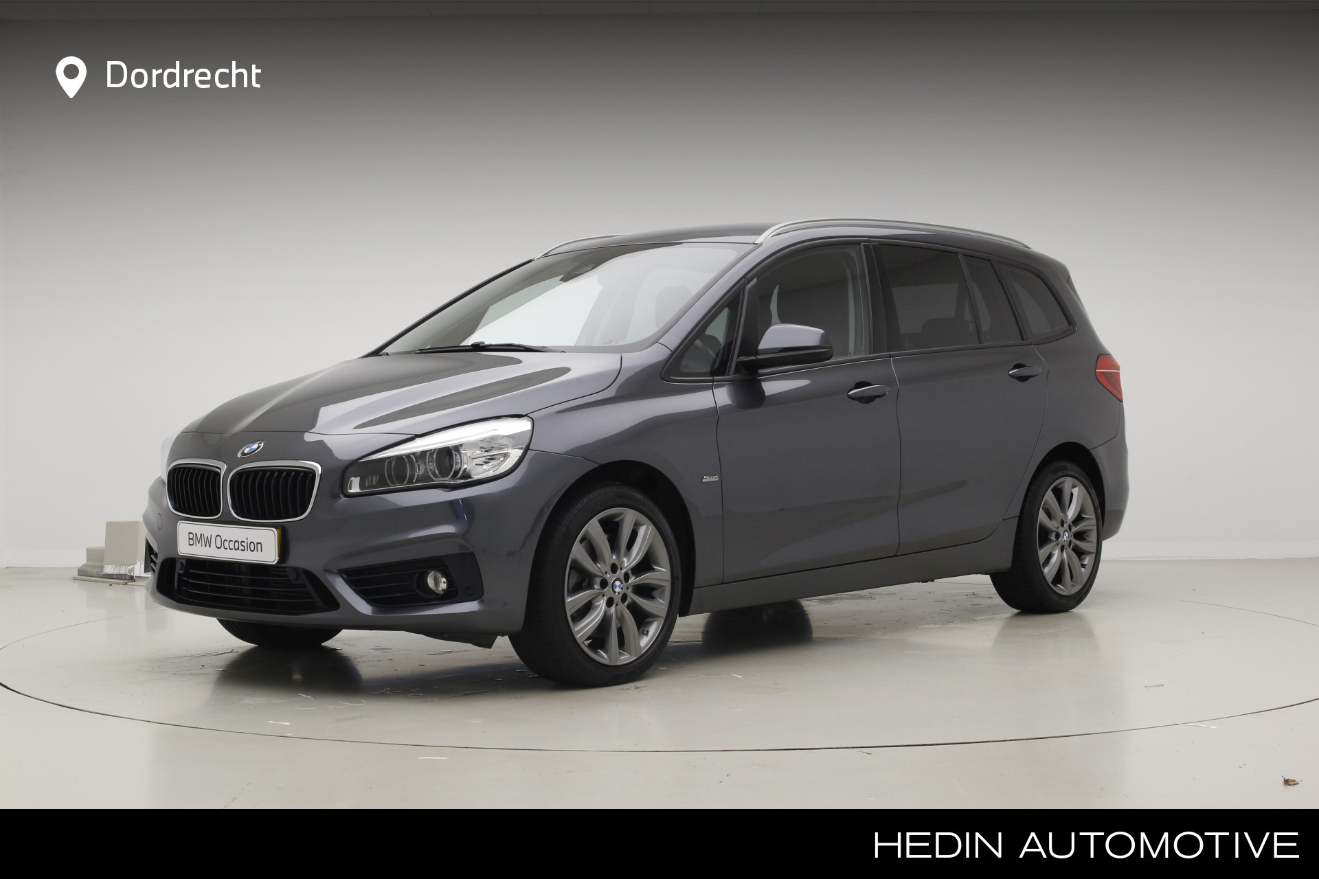 BMW 2 Serie Gran Tourer 220i 7 persoons | 3e zitrij | Trekhaak | Sportline | Stoelverwarming |