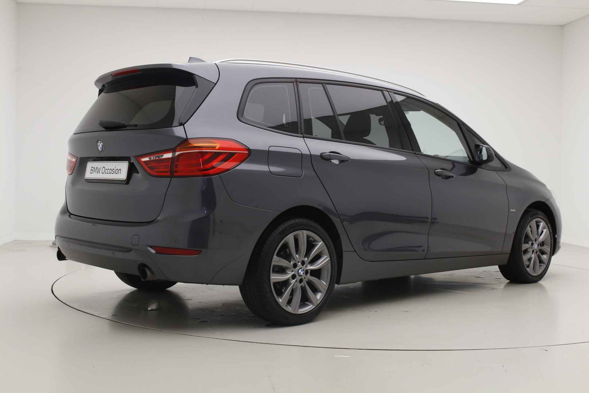 BMW 2 Serie Gran Tourer 220i 7 persoons | 3e zitrij | Trekhaak | Sportline | Stoelverwarming | - 10/35