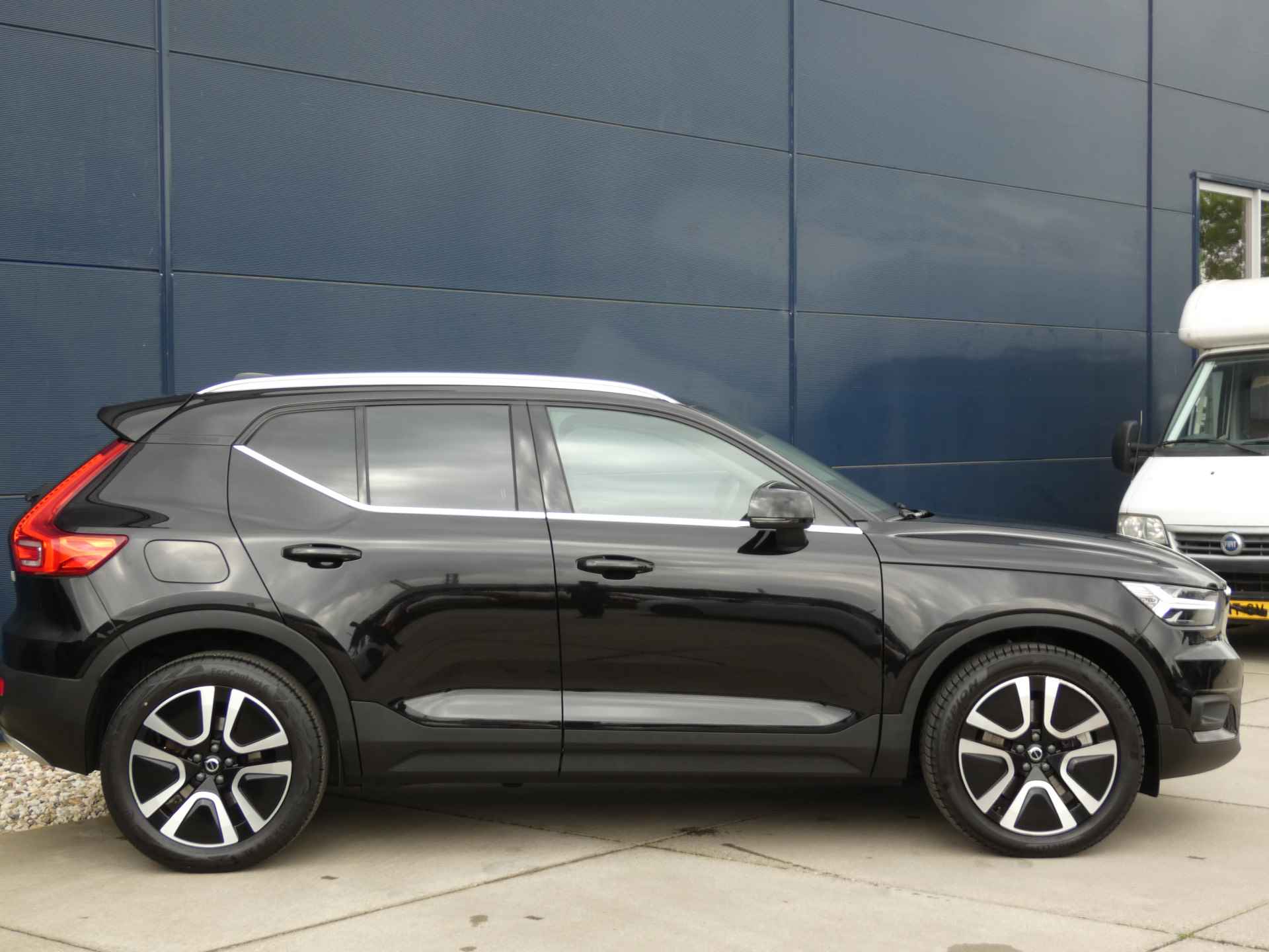 Volvo XC40 1.5 T4 Recharge Inscription Expression Automaat | Camera | Navigatie | Stoel Elektr. Verstelbaar - 11/50