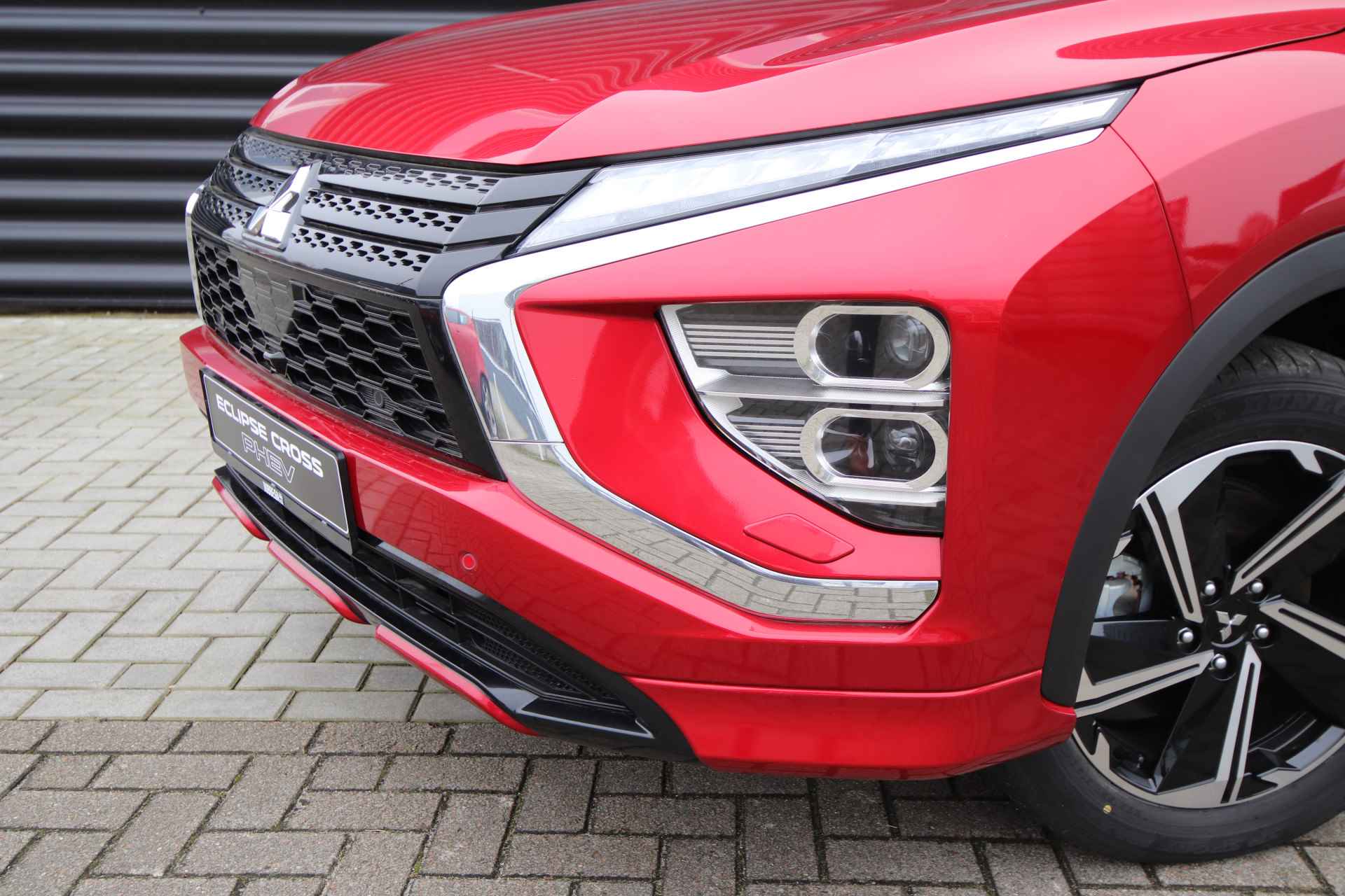 Mitsubishi Eclipse Cross 2.4 PHEV Executive NIEUW, Red Diamond € 8.845,- Voordeel! - 9/68