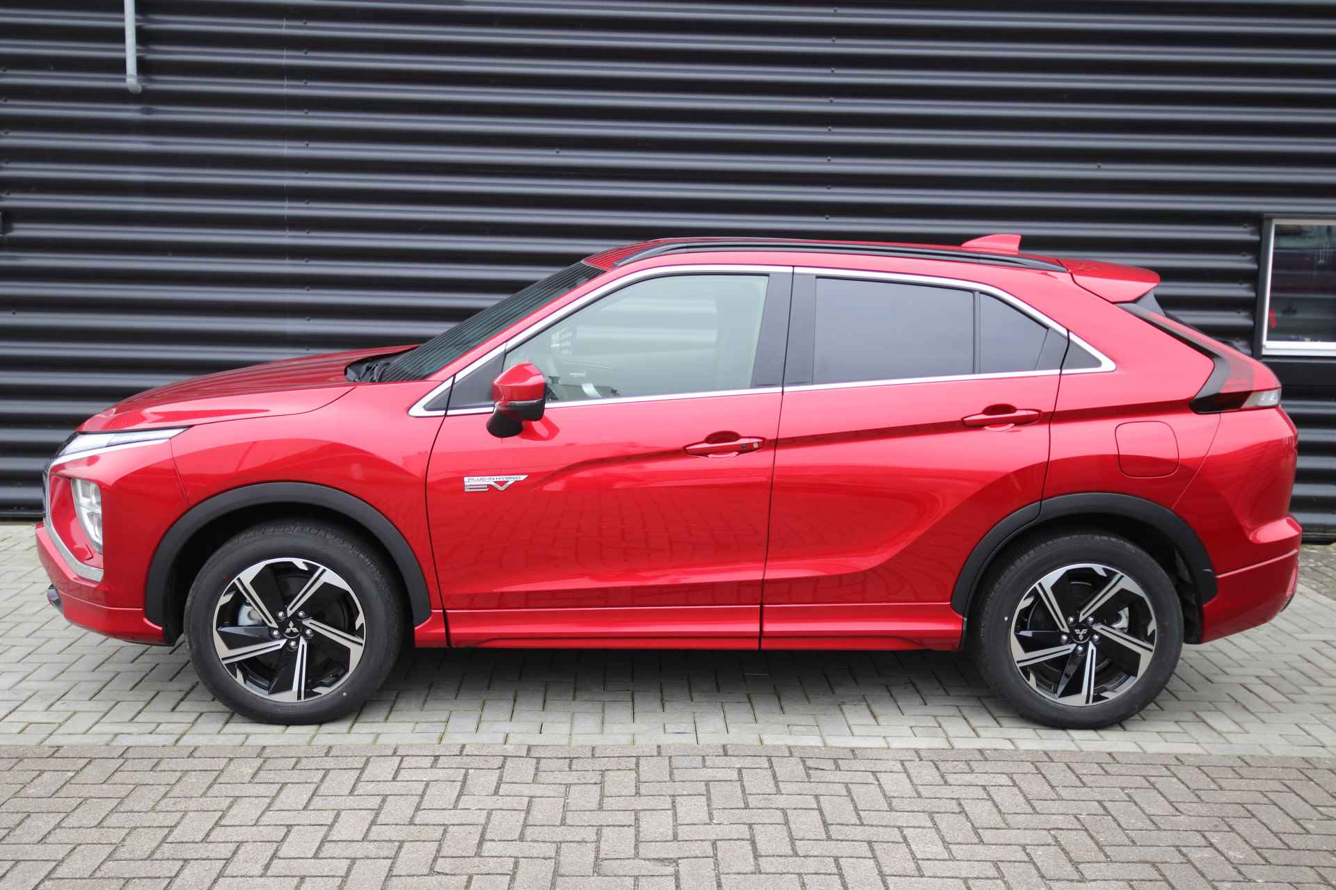 Mitsubishi Eclipse Cross 2.4 PHEV Executive NIEUW, Red Diamond € 8.845,- Voordeel! - 12/68