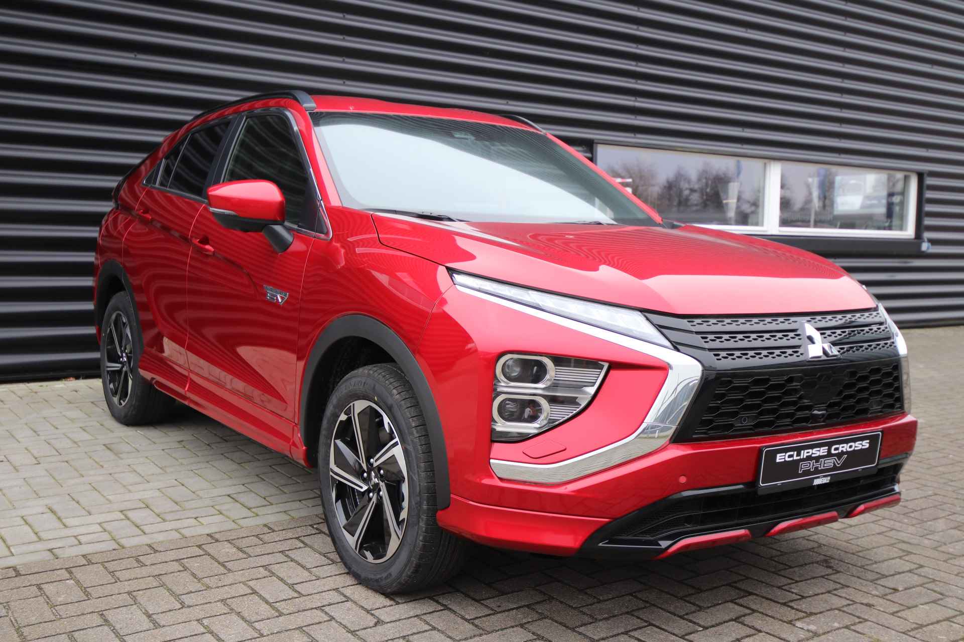 Mitsubishi Eclipse Cross 2.4 PHEV Executive NIEUW, Red Diamond € 8.845,- Voordeel! - 31/68