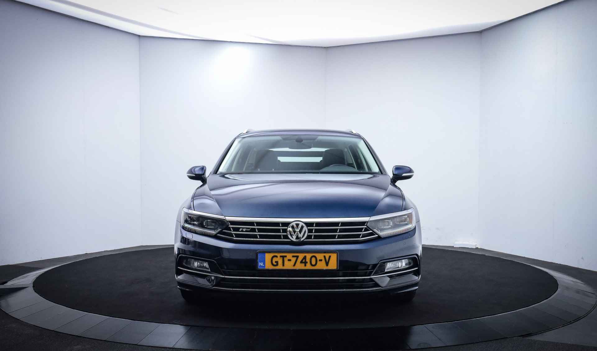 Volkswagen Passat Variant 1.6TDI Dsg R-LINE Highline FULL LED/NAVI/APP CONNECT/STOELVERW./ACC/CAMERA/TREKHAAK/LMV - 2/29