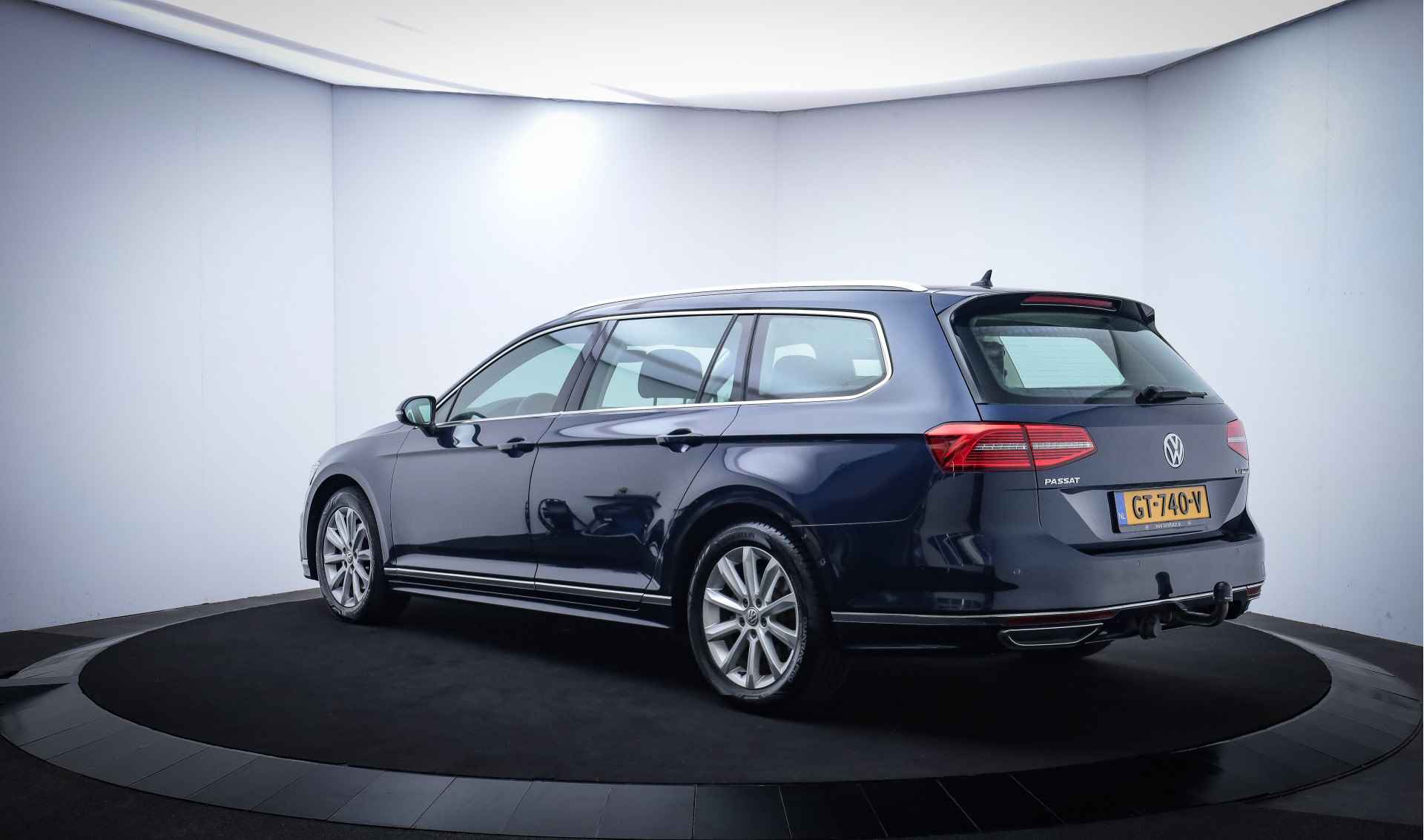 Volkswagen Passat Variant 1.6TDI Dsg R-LINE Highline FULL LED/NAVI/APP CONNECT/STOELVERW./ACC/CAMERA/TREKHAAK/LMV - 8/29