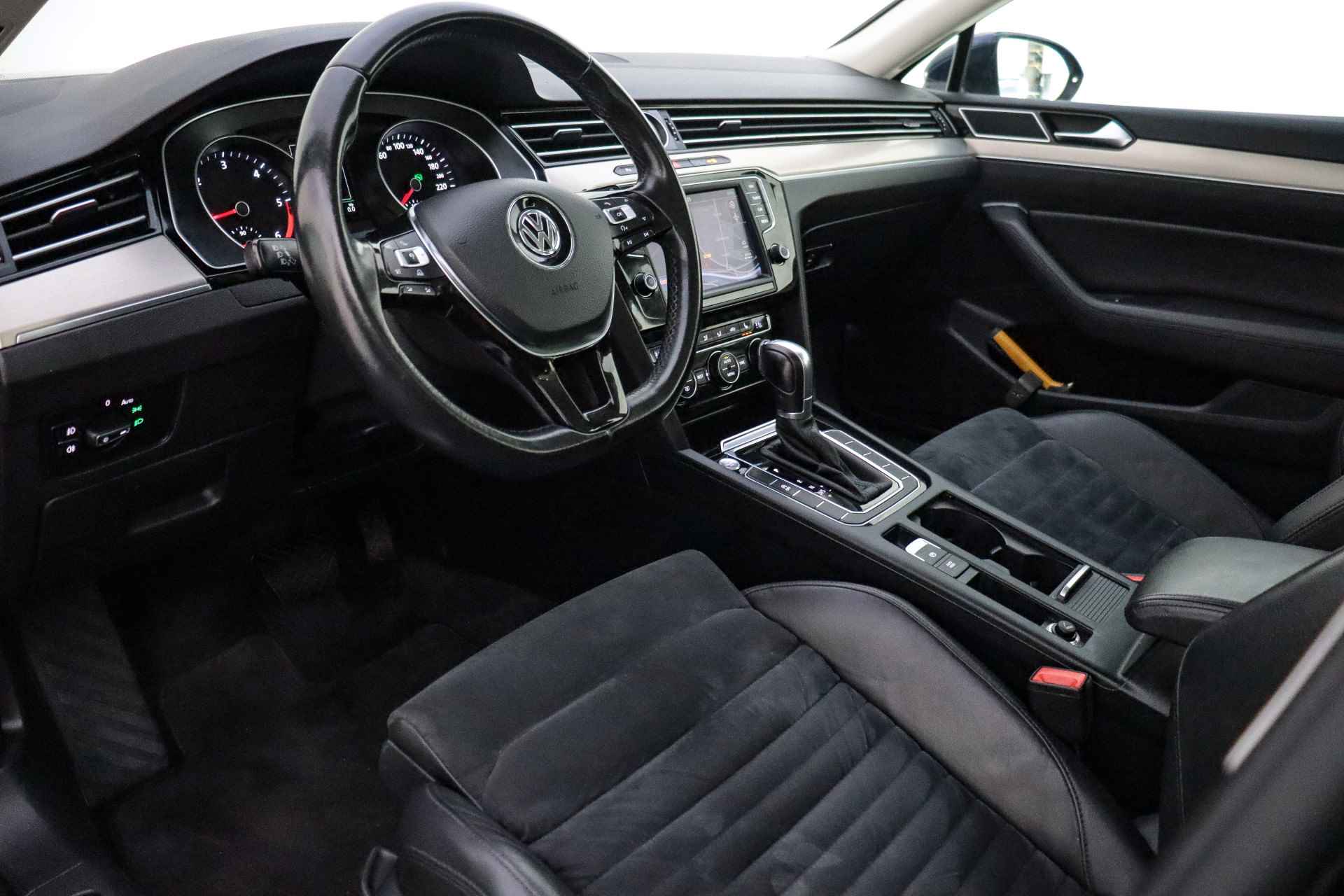 Volkswagen Passat Variant 1.6TDI Dsg R-LINE Highline FULL LED/NAVI/APP CONNECT/STOELVERW./ACC/CAMERA/TREKHAAK/LMV - 15/29