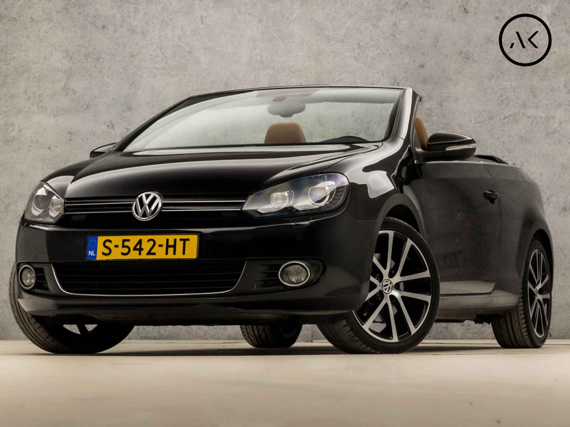 Volkswagen GOLF Cabriolet 1.4 TSI Sport 161Pk Automaat (APPLE CARPLAY, NAVIGATIE, CLIMATE, STOELVERWARMING, COGNAC LEDER, SPORTSTOELEN, XENON, CRUISE, BLUETOOTH, NIEUWE APK, NIEUWSTAAT)