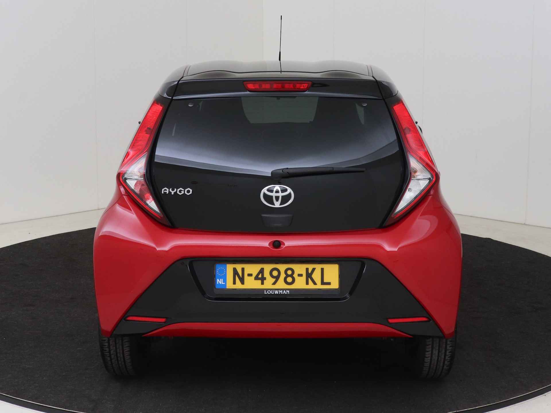 Toyota Aygo 1.0 VVT-i x-clusiv I Safety Sense | Apple Carplay/Android Auto I Climate Control I Camera I LM Velgen I USB I 1e Eigenaar I Lederen bekleding I - 28/46