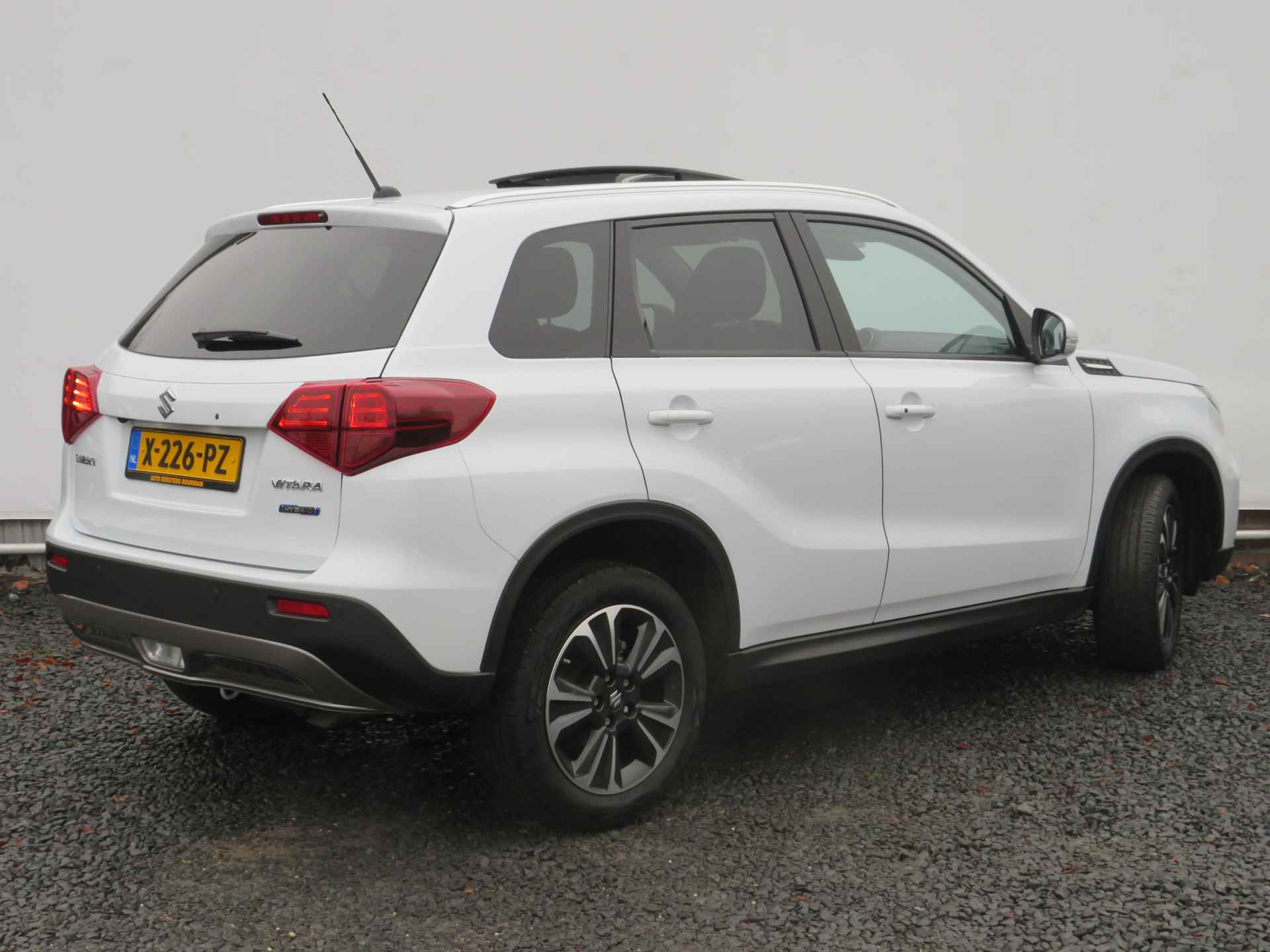 Suzuki Vitara 1.5 Hybrid Style/Stijl, Automaat, Panoramadak, ORG NL, Navigatie, Applecarplay/Androidauto, Fabrieksgarantie tot 2030! - 4/40