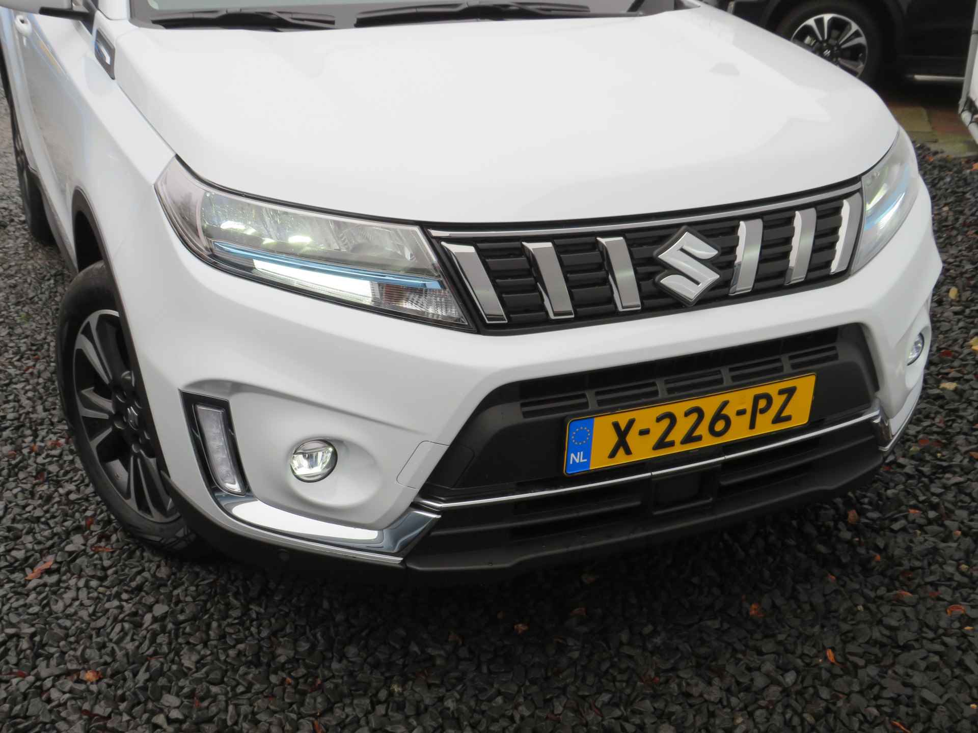 Suzuki Vitara 1.5 Hybrid Style/Stijl, Automaat, Panoramadak, ORG NL, Navigatie, Applecarplay/Androidauto, Fabrieksgarantie tot 2030! - 37/40