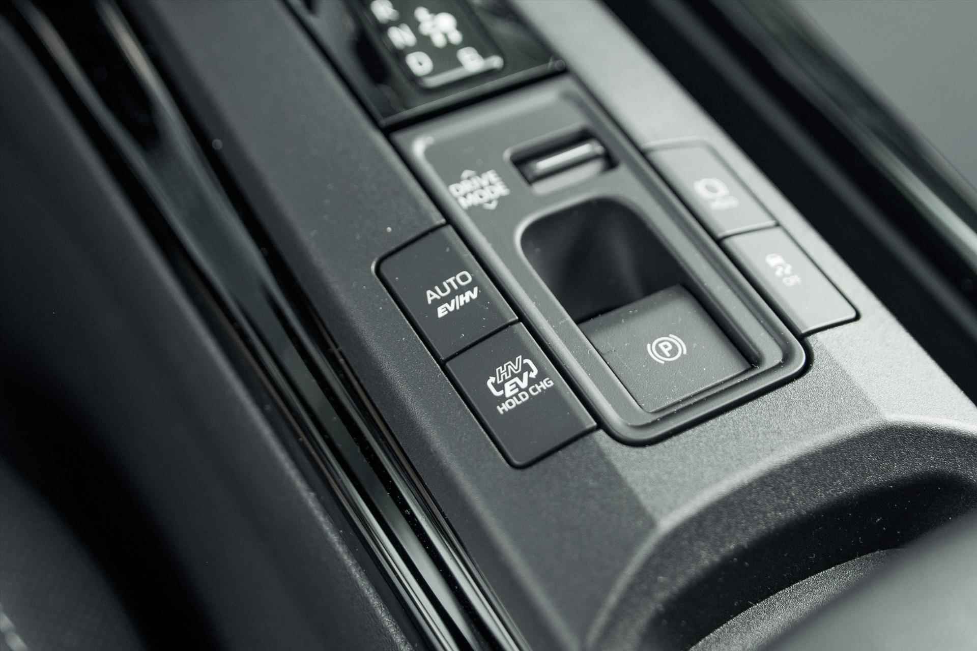 Toyota Prius Executive 2.0 Plug-In Hybrid 223pk CVT | DEMO VOERTUIG - 12/35