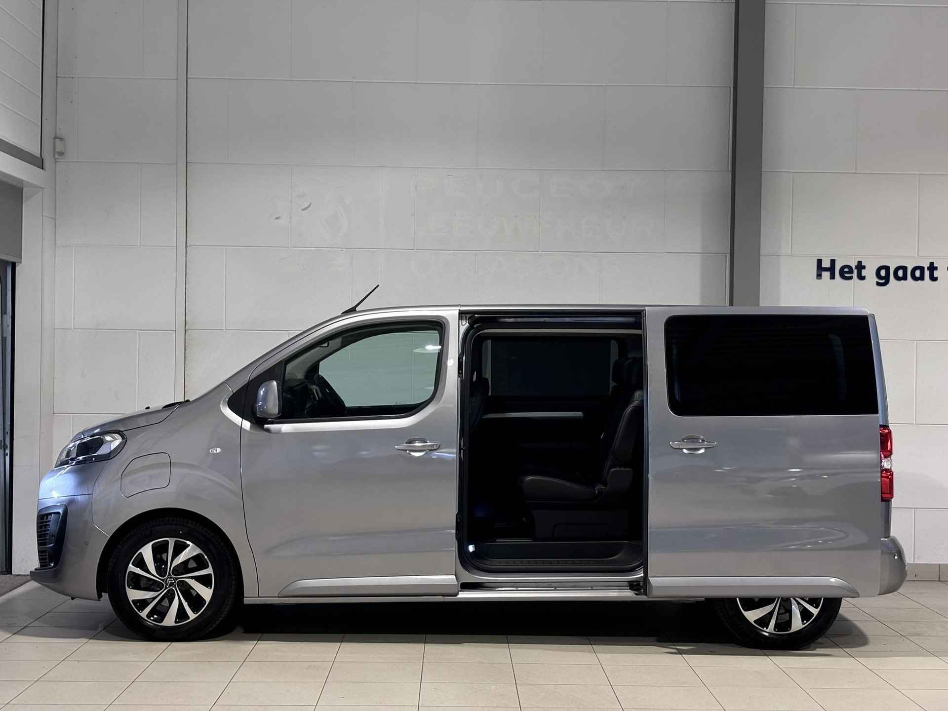 Peugeot e-Traveller Expert M L2 Shine Pack EV 50kWh 136pk AUTOMAAT | 8-PERSOONS | PANODAK | NAVI | XENON | LEDER | KEYLESS | CAMERA | HANDSFREE SCHUIFDEUREN | LM-VELGEN | CLIMA - 11/80