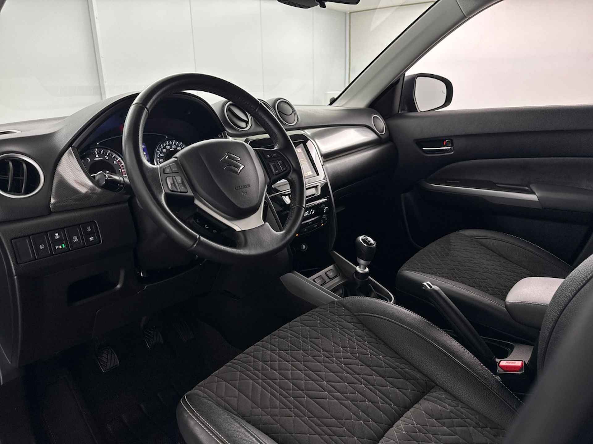 Suzuki Vitara 1.4 Boosterjet Style Smart Hybrid | Navigatie | Lederen Bekleding | Adaptieve Cruise Control - 13/38