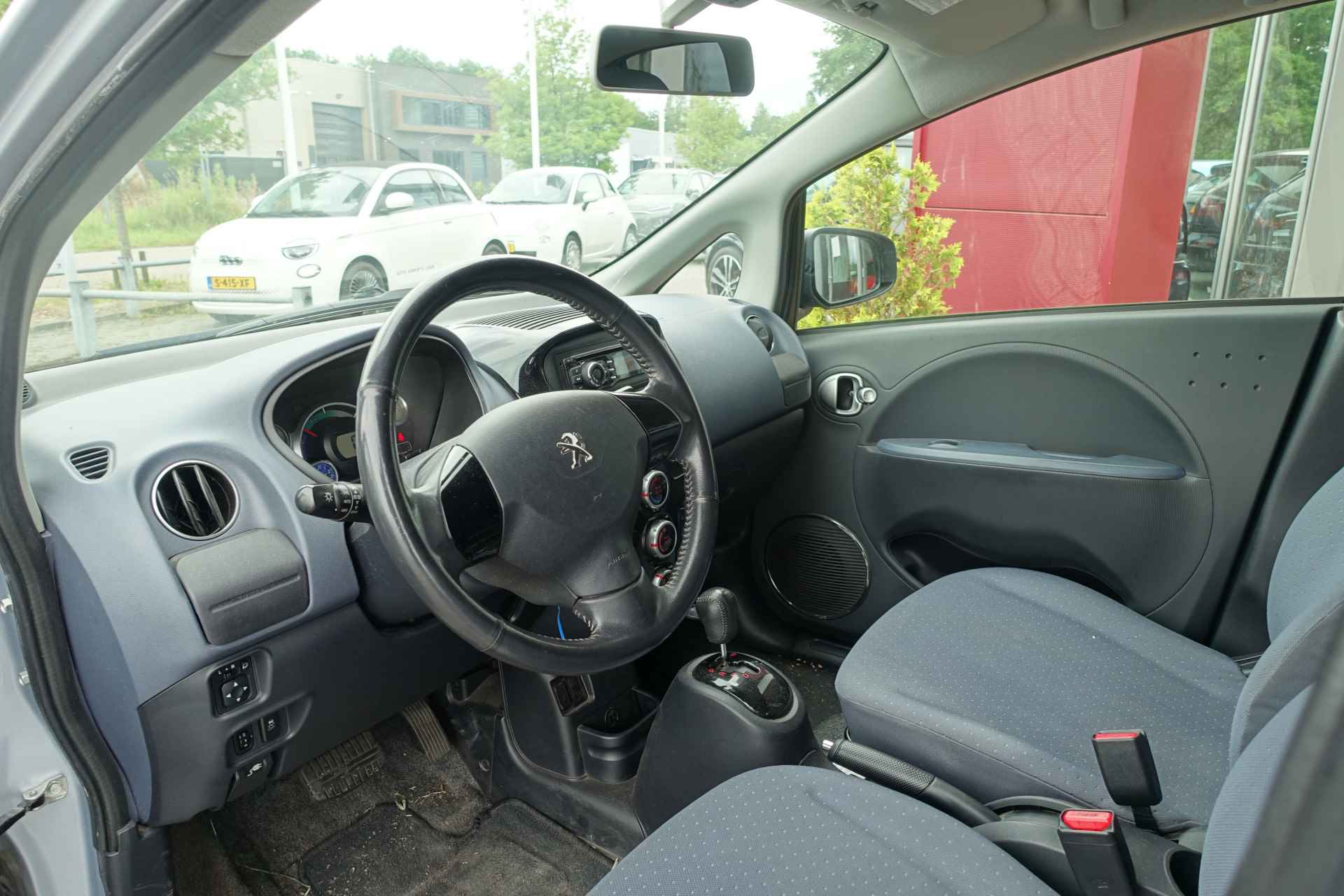 Peugeot iOn Active - 3/4