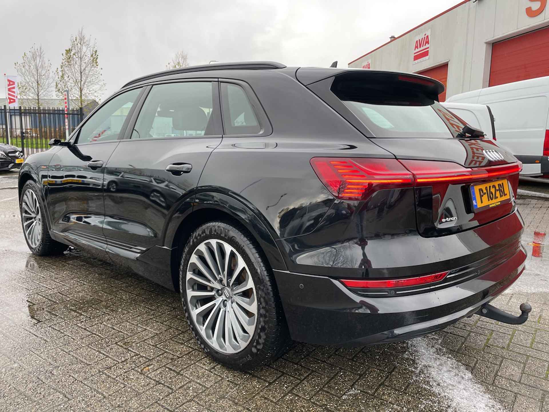 Audi e-tron 55 Quattro 95 kWh S-line -full options- - 2/22