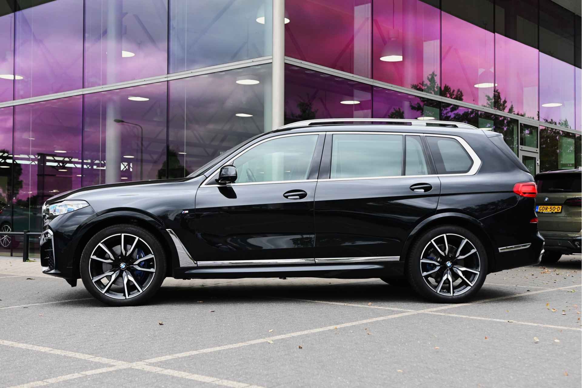 BMW X7 xDrive40i High Executive M Sport Automaat / Captain Chairs / Panoramadak Sky Lounge / Trekhaak / Laserlicht / Parking Assistant Plus / Soft Close / Stoelventilatie / Driving Assistant Professional - 6/51