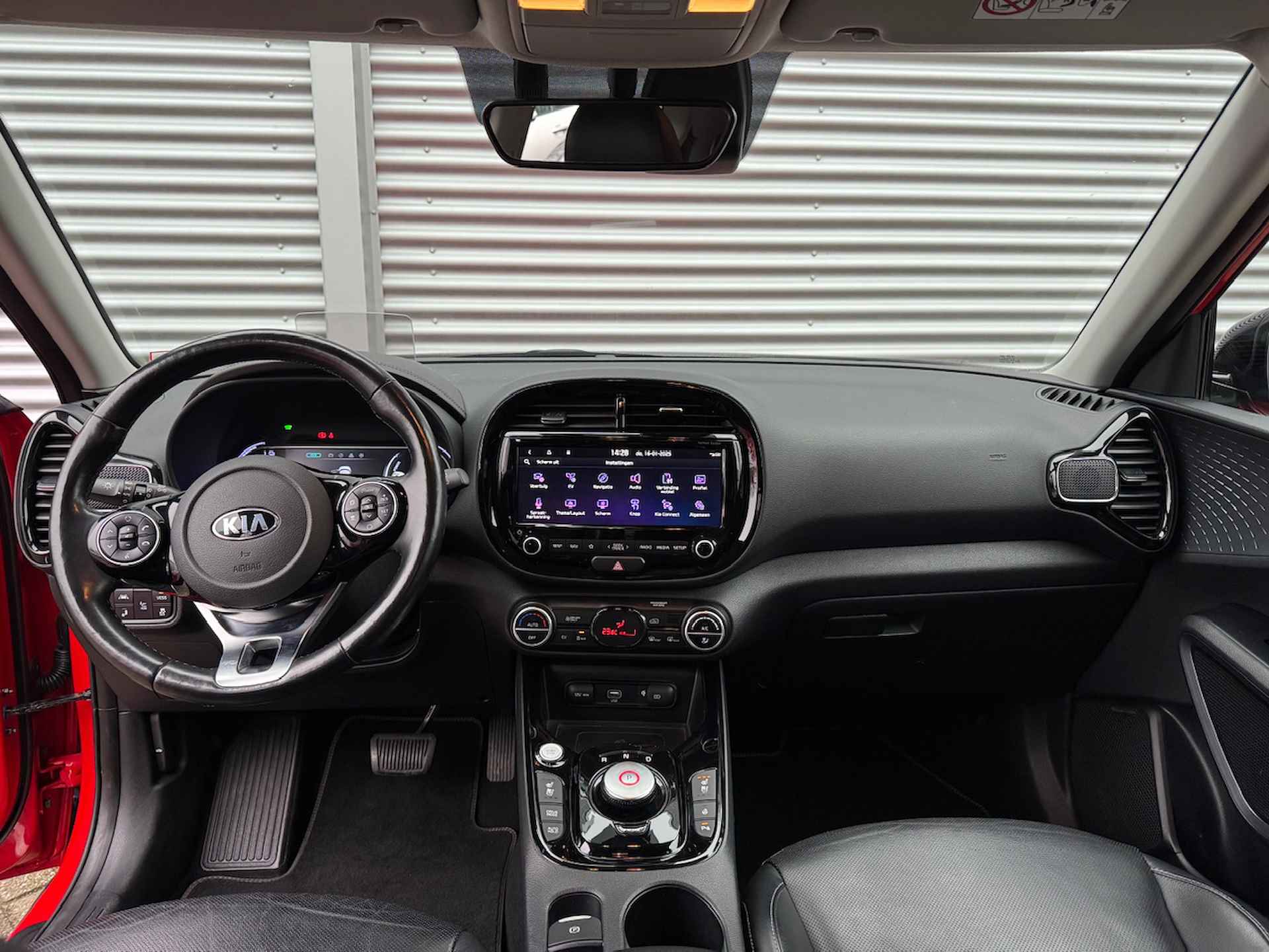 KIA e-Soul 64kWh 204pk Aut ExecutiveLine | Trekhaak | Stoelkoeling | Stoel/Stuurwielverwarming | Head Up Display | Harman/Kardon | - 12/48