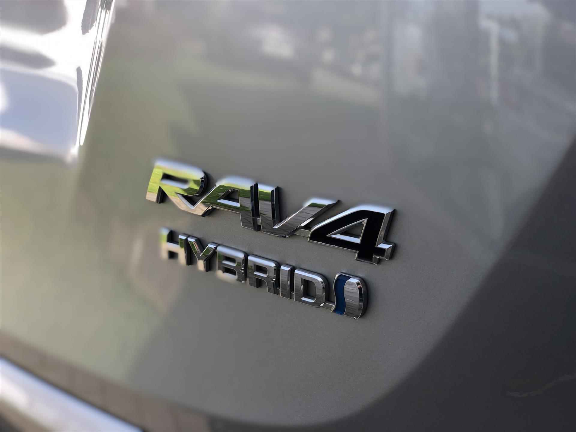 Toyota RAV4 2.5 Hybrid Black Edition | Schuifdak, Trekhaak, Navigatie, Parkeersensoren, Elektrische achterklep, Treeplanken, 18 inch - 20/43