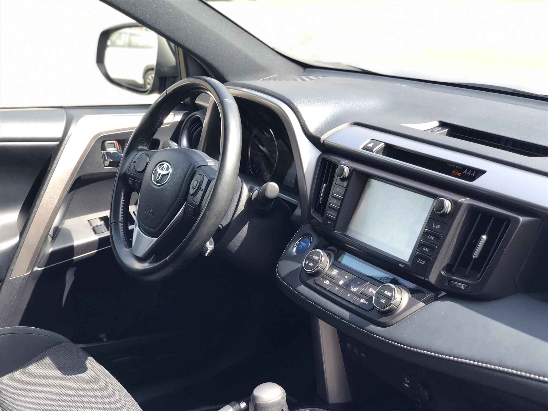 Toyota RAV4 2.5 Hybrid Black Edition | Schuifdak, Trekhaak, Navigatie, Parkeersensoren, Elektrische achterklep, Treeplanken, 18 inch - 24/43