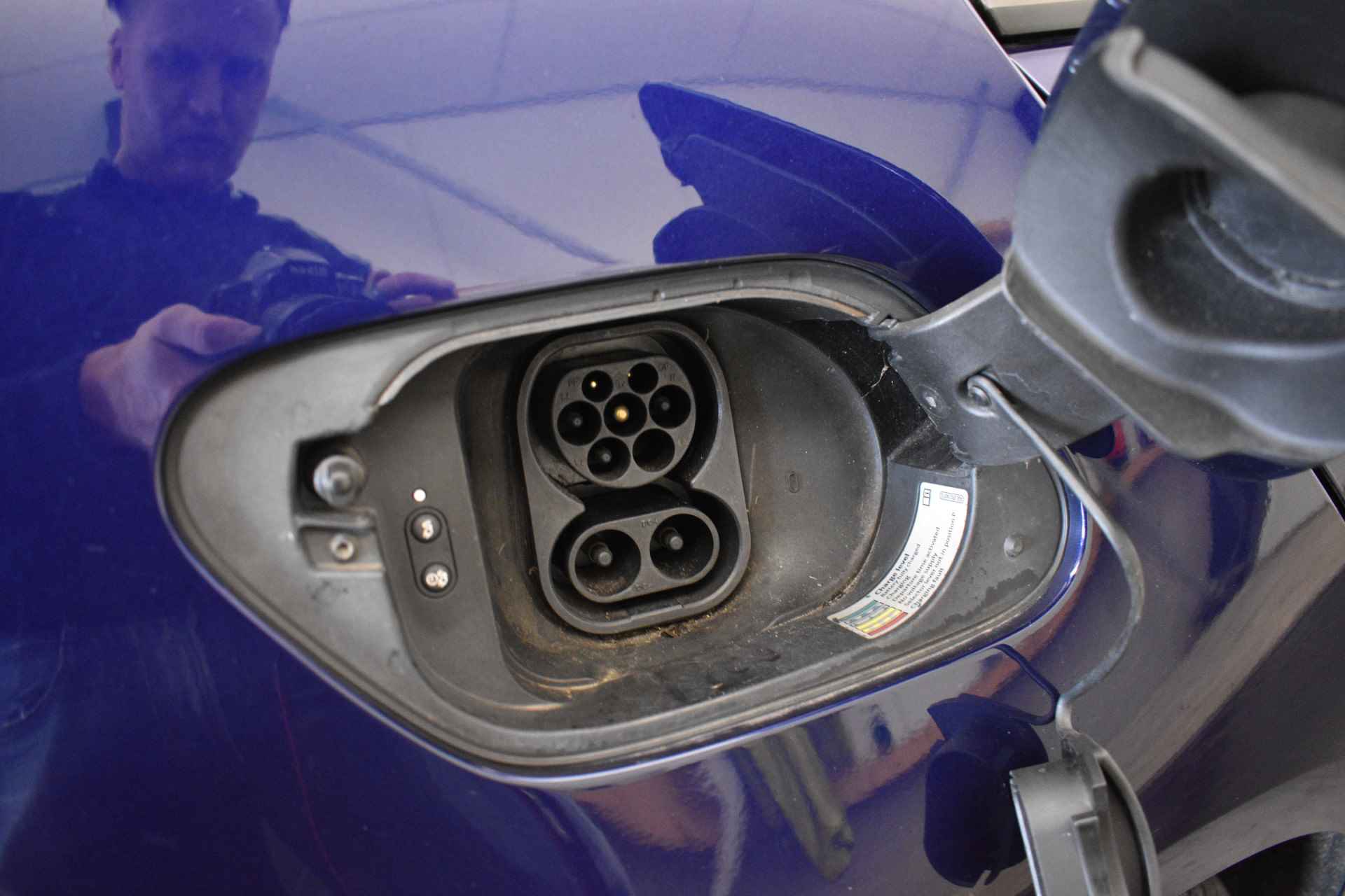 Volkswagen e-Golf Virtual Cockpit Disc Pro Wartepomp Navi Camera Keyles CCS Lader - 8/40