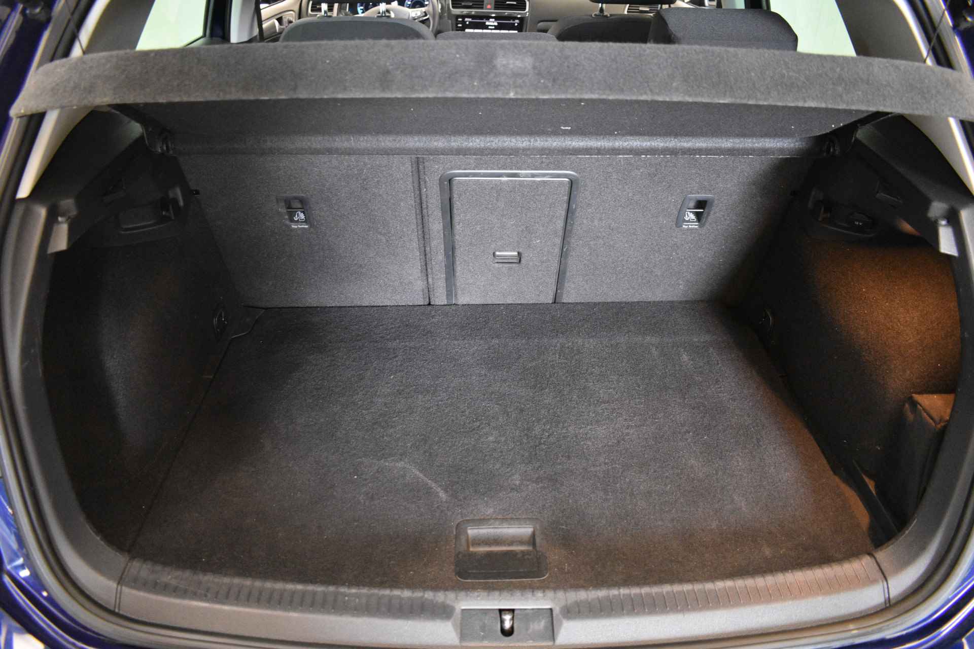 Volkswagen e-Golf Virtual Cockpit Disc Pro Wartepomp Navi Camera Keyles CCS Lader - 15/40