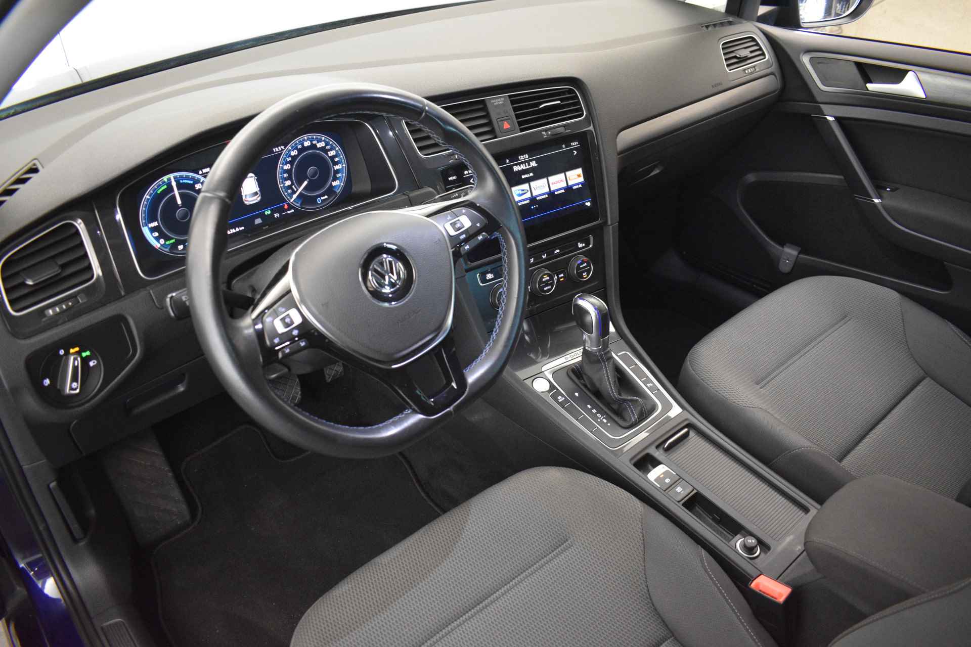 Volkswagen e-Golf Virtual Cockpit Disc Pro Wartepomp Navi Camera Keyles CCS Lader - 17/40