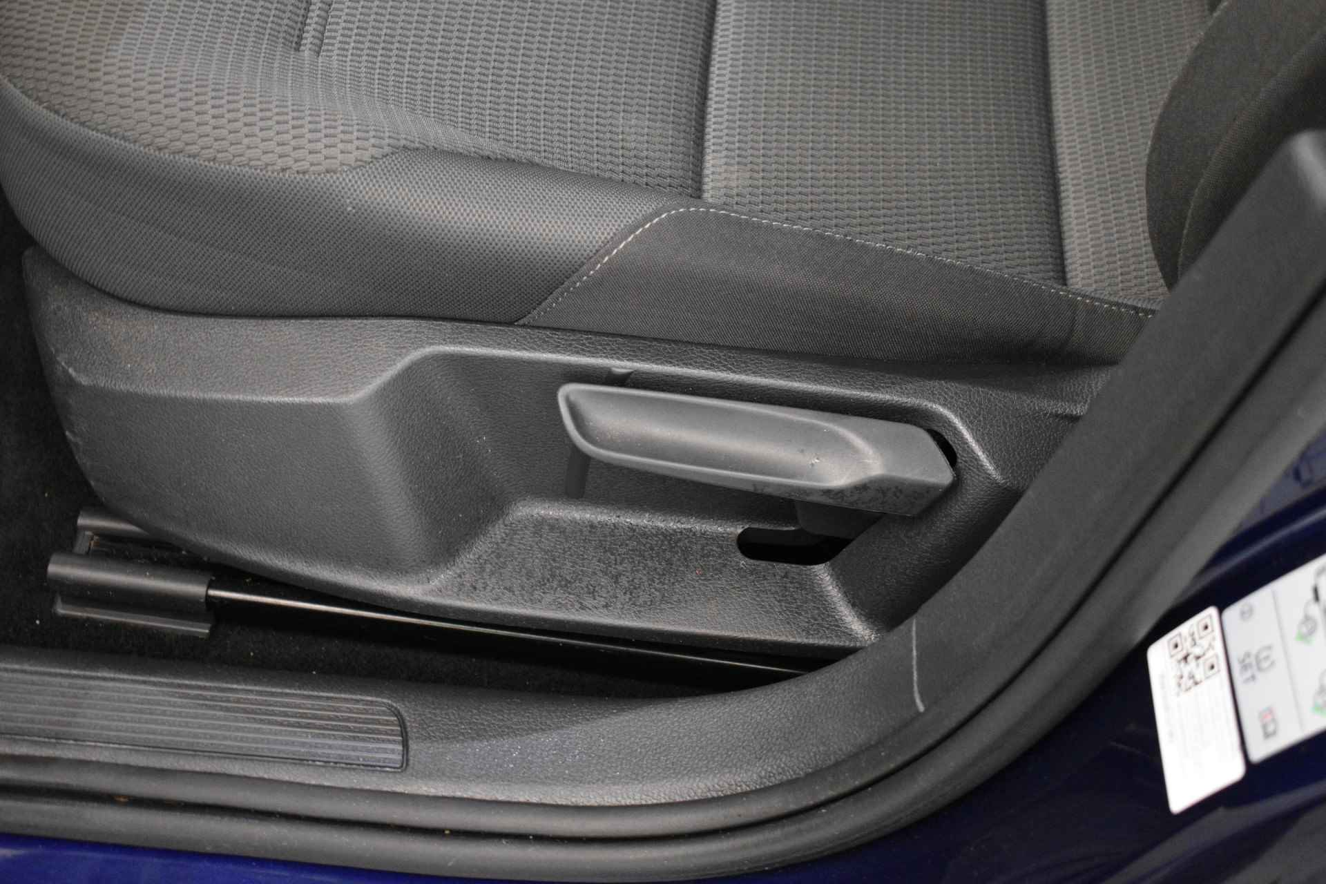 Volkswagen e-Golf Virtual Cockpit Disc Pro Wartepomp Navi Camera Keyles CCS Lader - 18/40