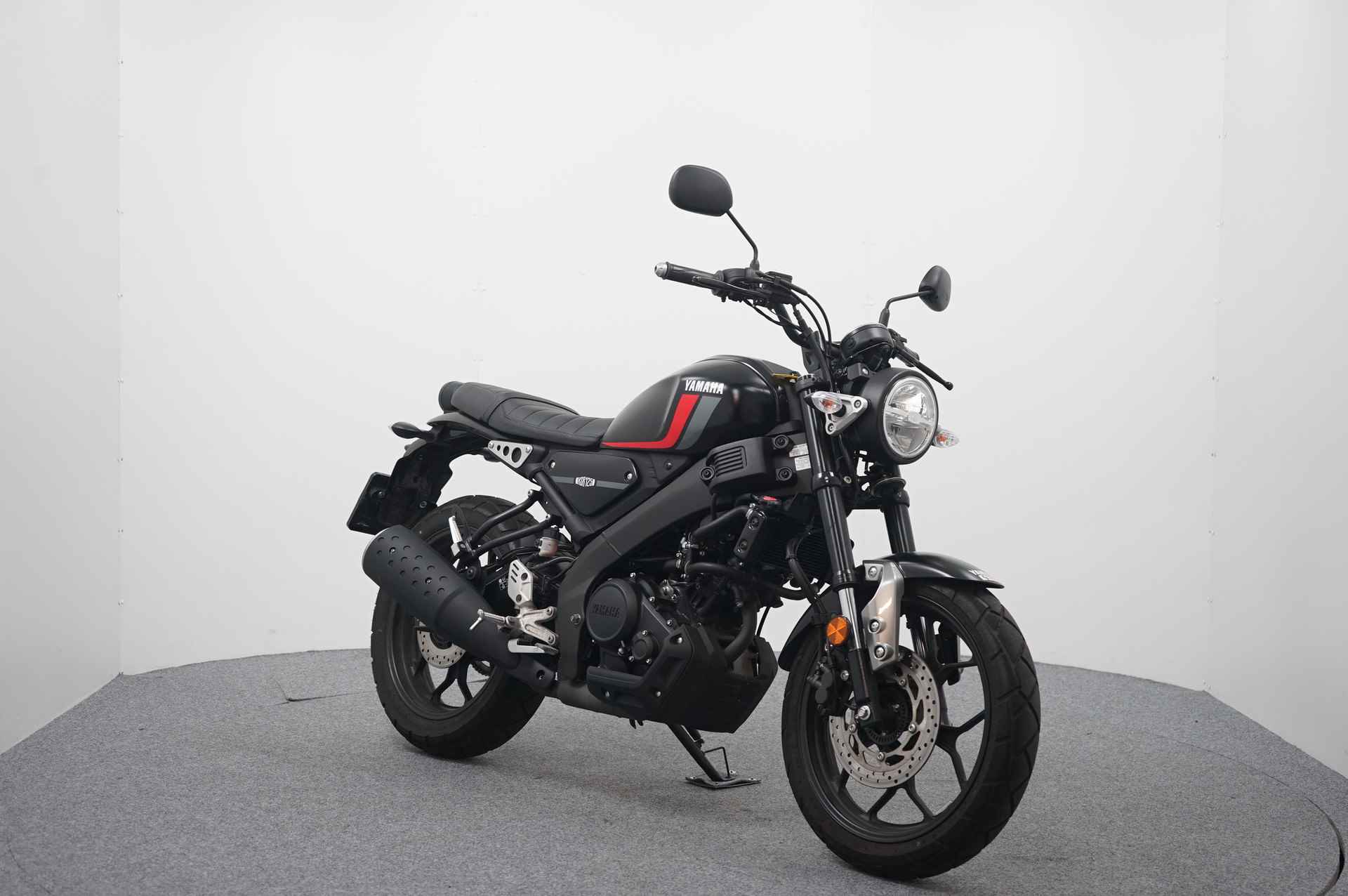 Yamaha XSR 125 ABS: GERESERVEERD RD - 2/14