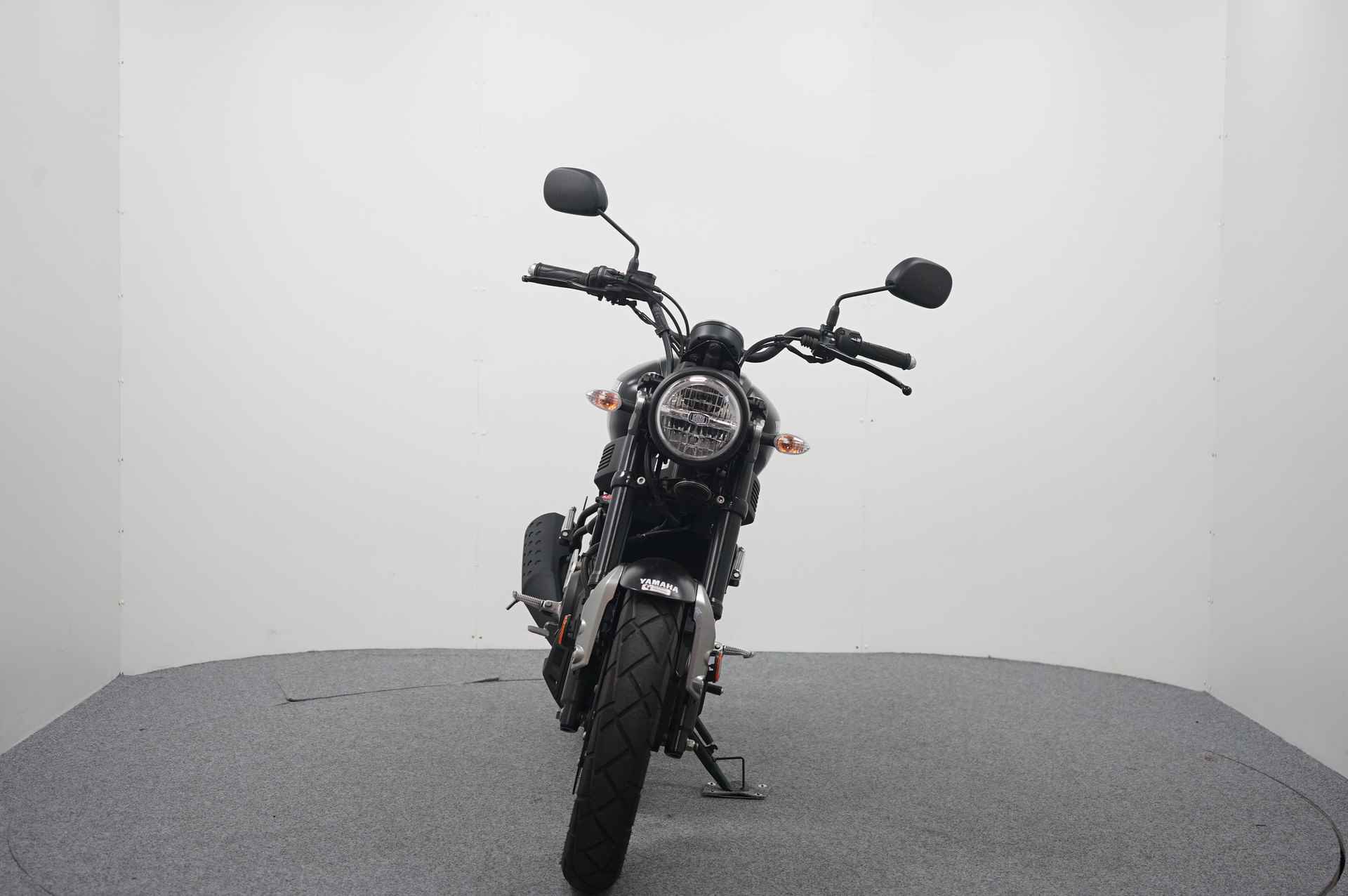 Yamaha XSR 125 ABS: GERESERVEERD RD - 3/14