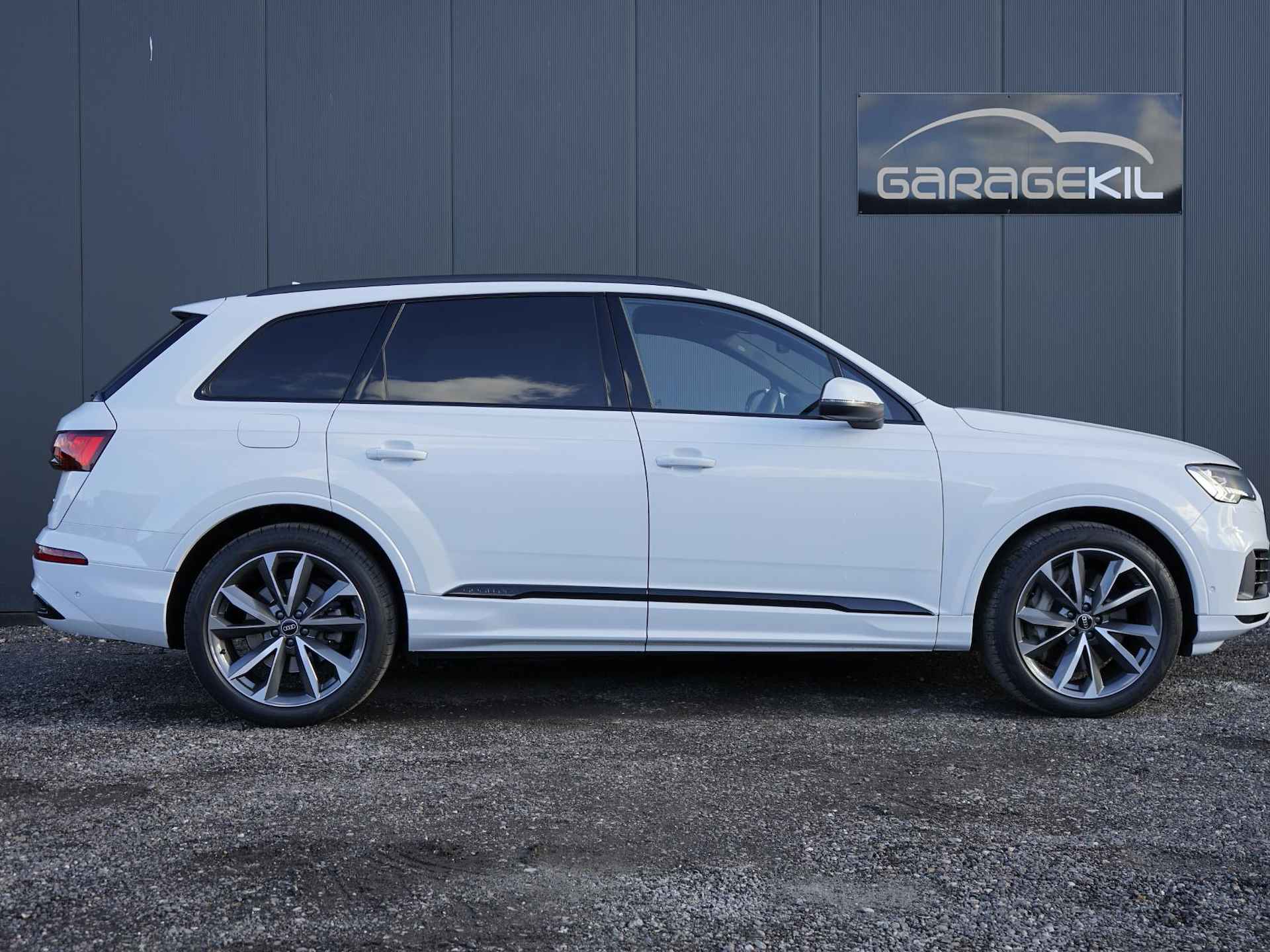 Audi Q7 55 TFSI e quattro Pro Line 5 jaar fabrieksgarantie / B&O / Valcona RS stoelen / Luchtvering / Trekhaak / Laser / Camera / 21' Velgen / Stoel verw & ventilatie / Dealer onderh. / Massage - 6/39