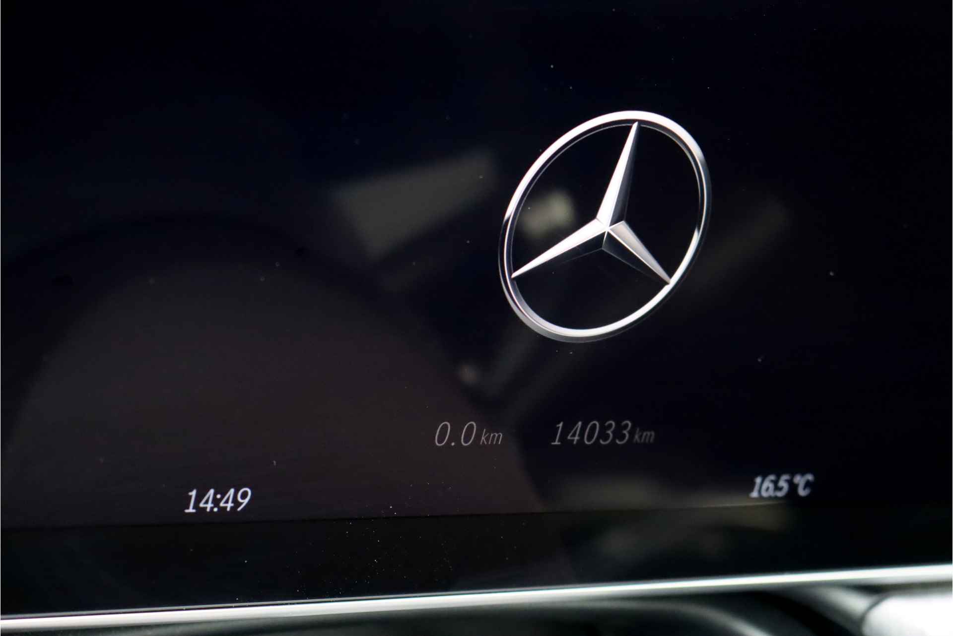 Mercedes-Benz EQE 300 AMG Line 89 kWh | 51.500,- ex BTW | Luchtvering | Distronic+ | Panoramadak | Massage | Burmester | Stoelventilatie | HUD | Keyless Go | Digital Light | Warmtepomp | - 27/48