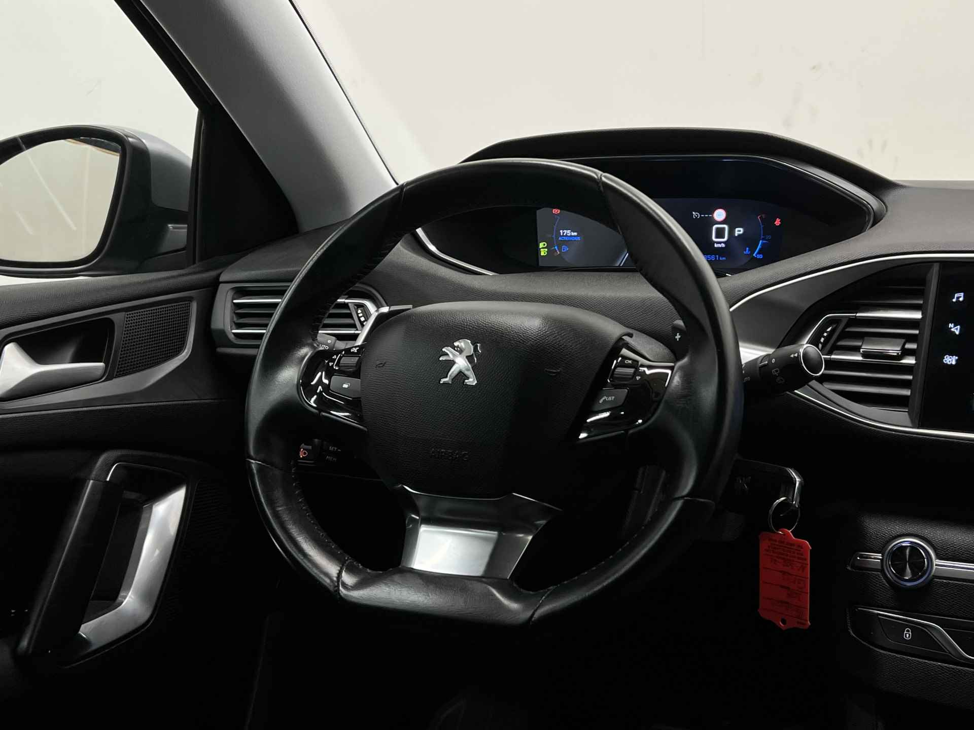 Peugeot 308 SW 1.2 PureTech Blue Lease Allure | NAVIGATIE | TREKHAAK | STOELVERWARMING | CAMERA | - 34/45