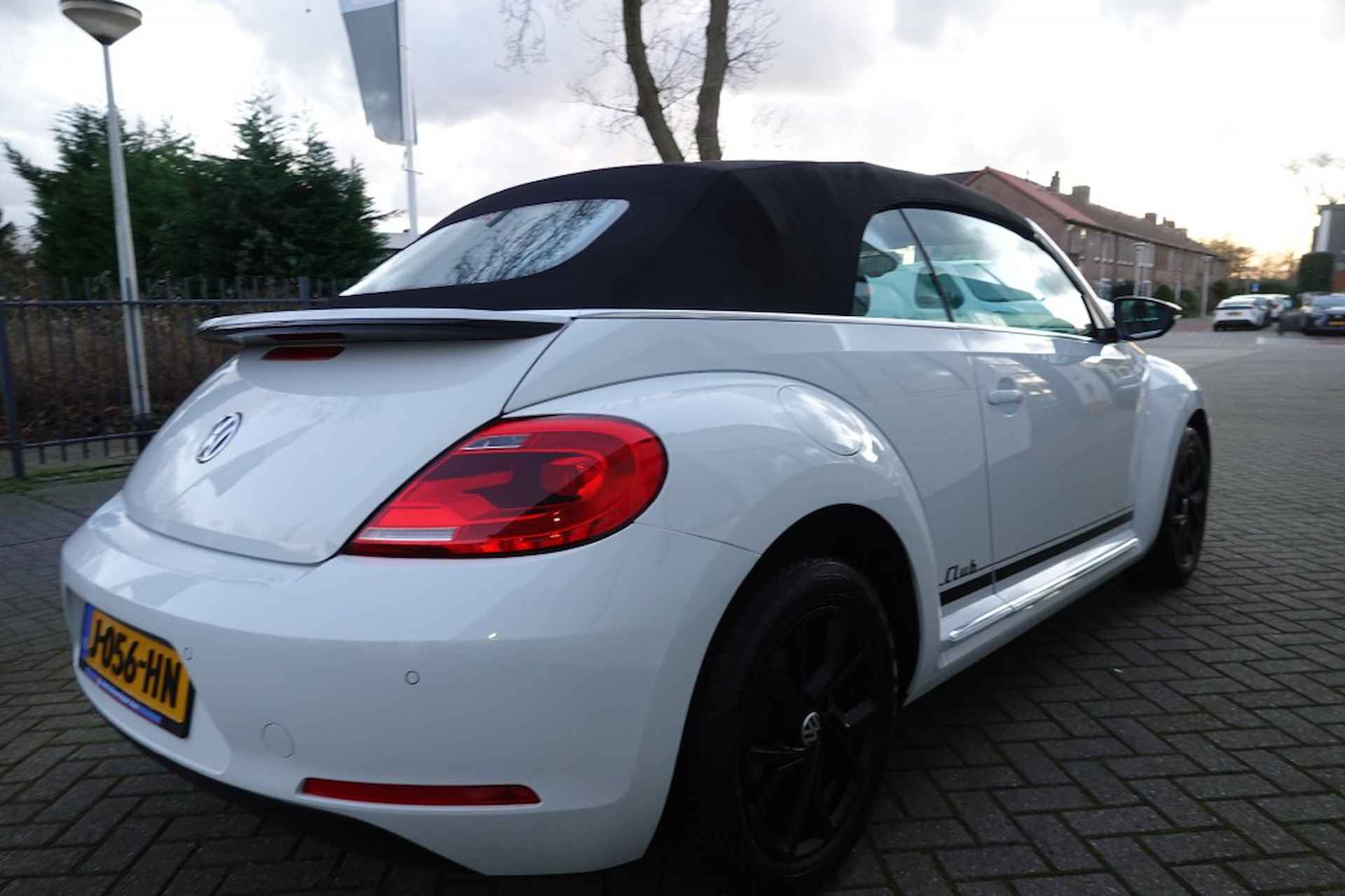 VOLKSWAGEN Beetle 1.2 TSI Cabriolet CLUB Navi Winterpack Zeer verzorgd - 28/31