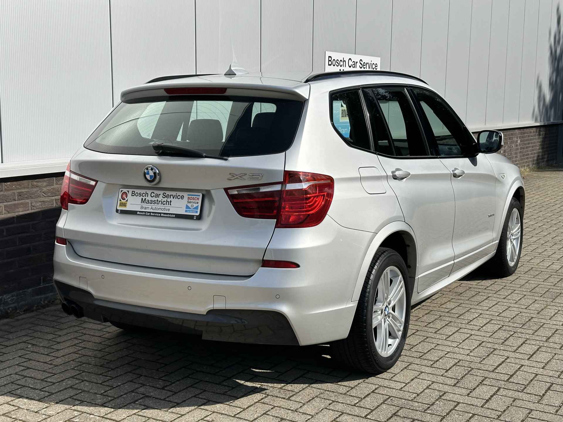 BMW X3 xDrive35i M-Sport | High Executive | Xenon | Prof Navi | Interesse, Proefrit? Bel of app met: 06-24 28 28 42 - 3/31