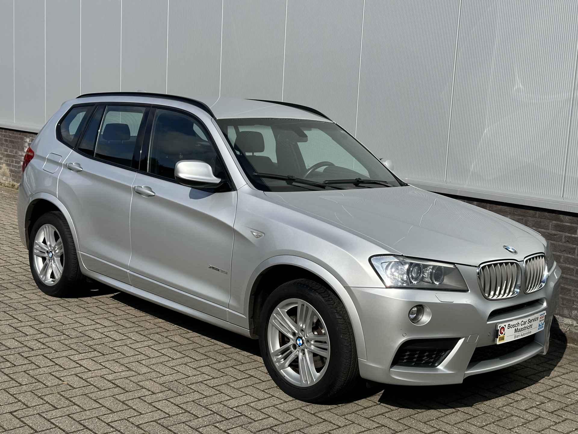 BMW X3 xDrive35i M-Sport | High Executive | Xenon | Prof Navi | Interesse, Proefrit? Bel of app met: 06-24 28 28 42 - 4/31