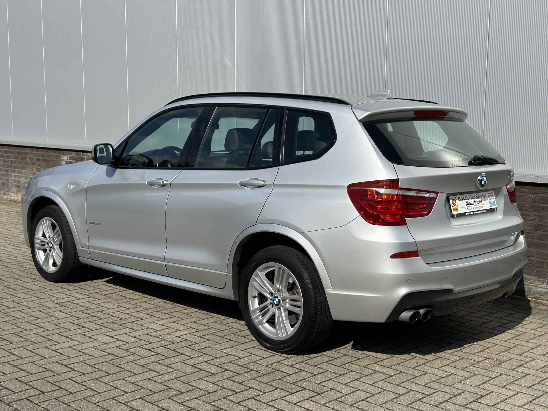 BMW X3 xDrive35i M-Sport | High Executive | Xenon | Prof Navi | Interesse, Proefrit? Bel of app met: 06-24 28 28 42 - 5/31