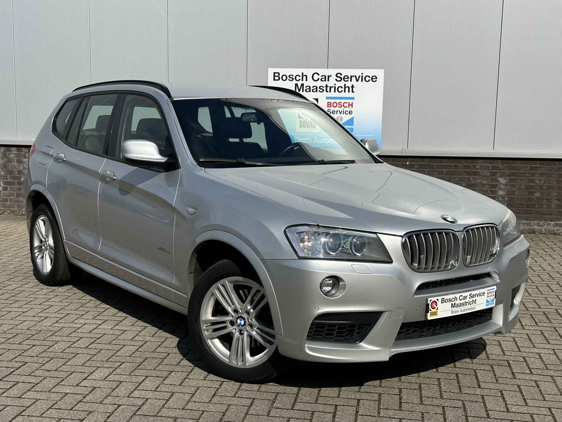 BMW X3 xDrive35i M-Sport | High Executive | Xenon | Prof Navi | Interesse, Proefrit? Bel of app met: 06-24 28 28 42 - 7/31