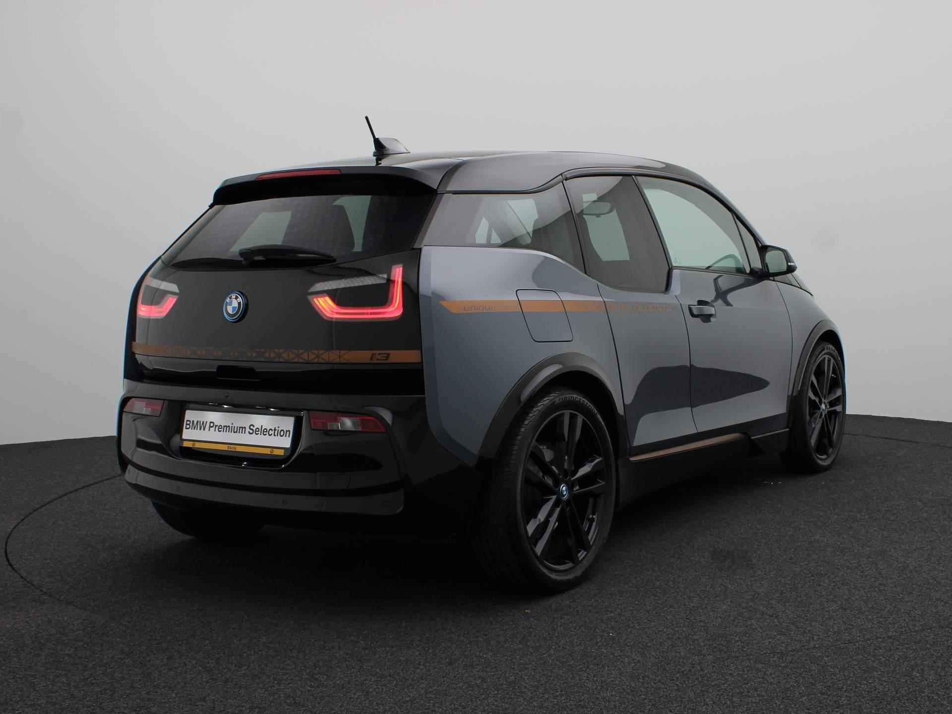 BMW i3 120Ah Unique Forever Edition | Sportpakket | Leder Vernasca Dark Truffle | Achteruitrijcamera | Warmtepomp | 20" - 2/24