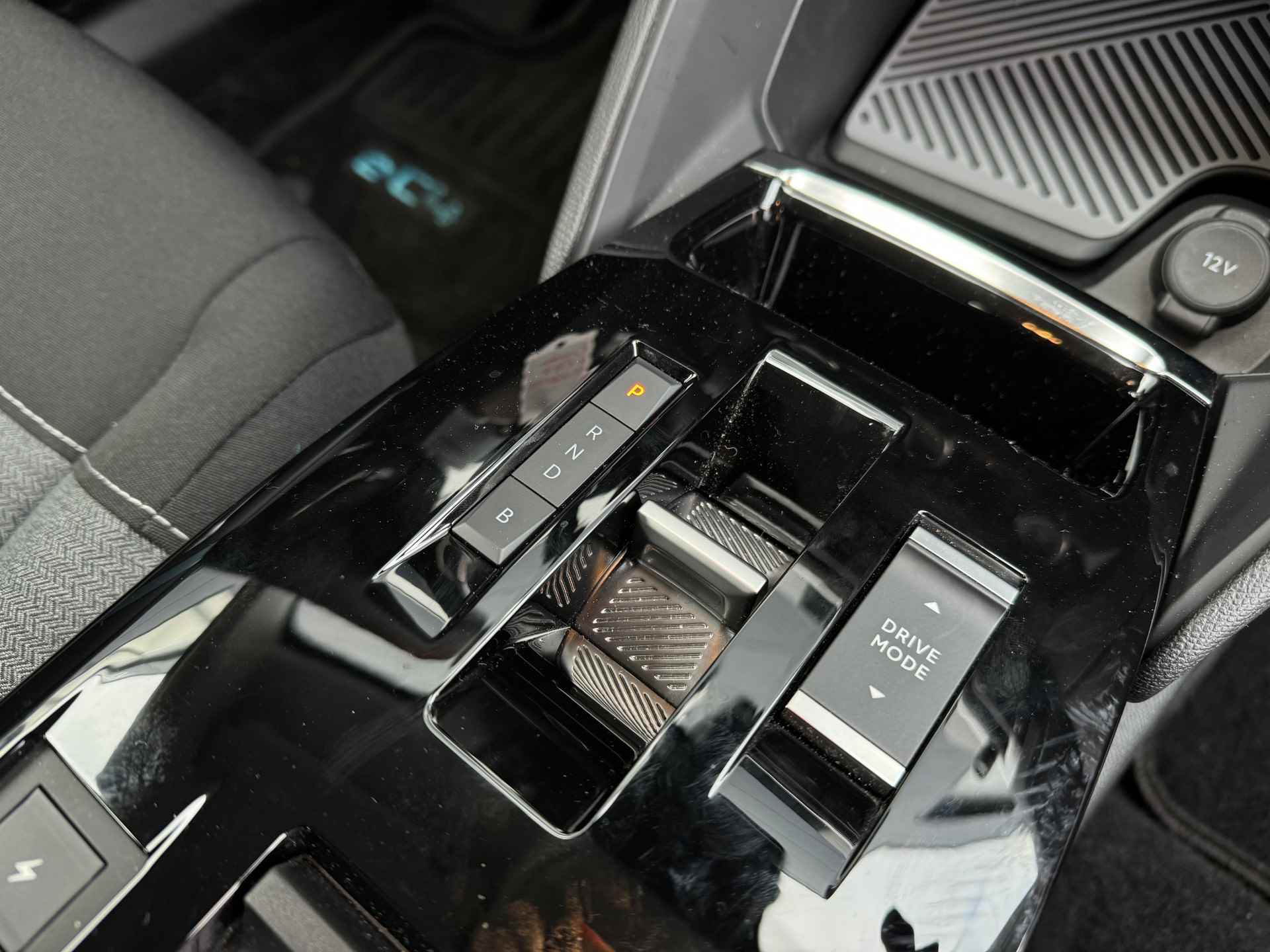 Citroën Ë-C4 X Feel 50 kWh | €2.000SEPP | Carplay | Climate | Sensoren achter | Cruise Control | LED - 21/32